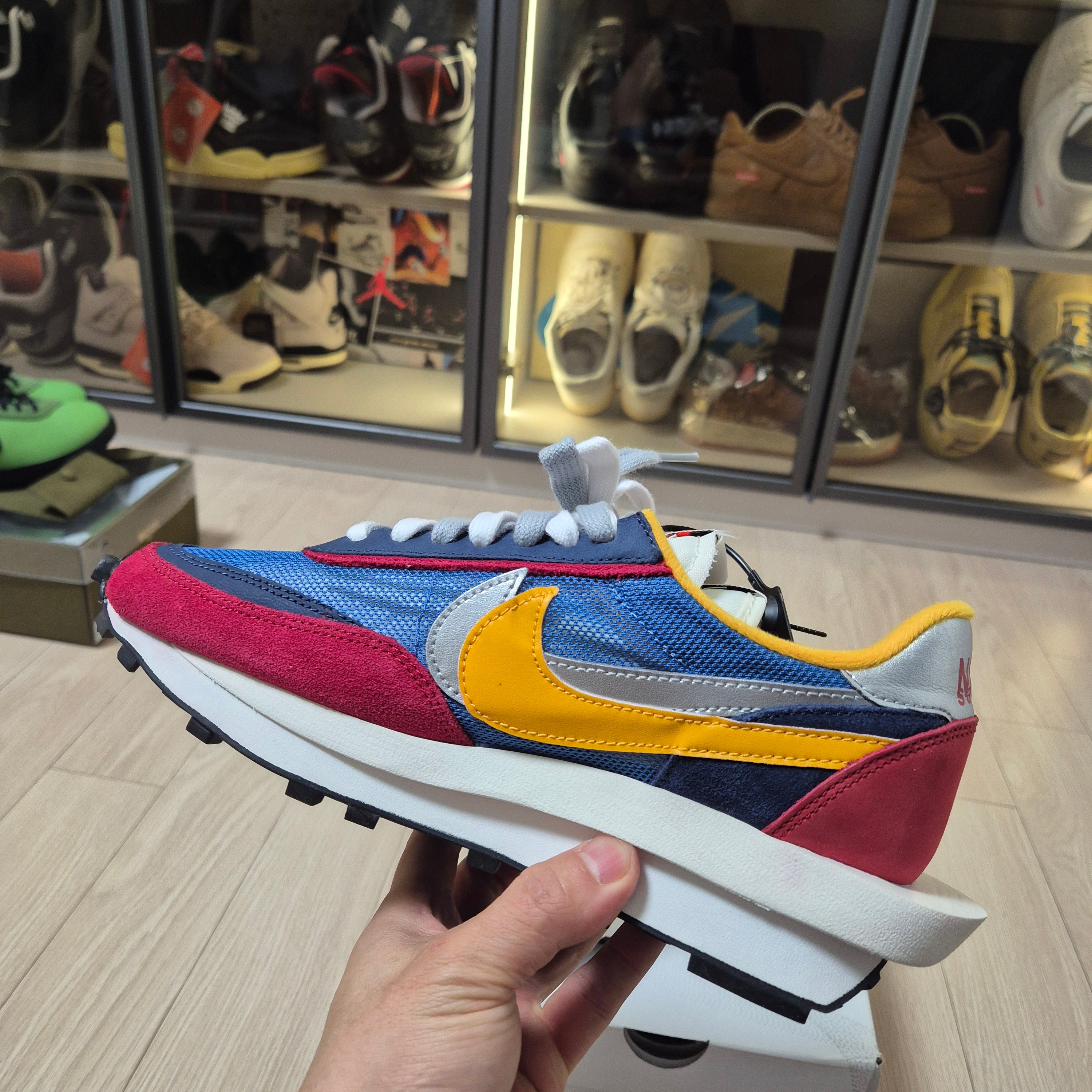 Nike x Sacai LDWaffle Blue Multi 착용 스타일 - 6