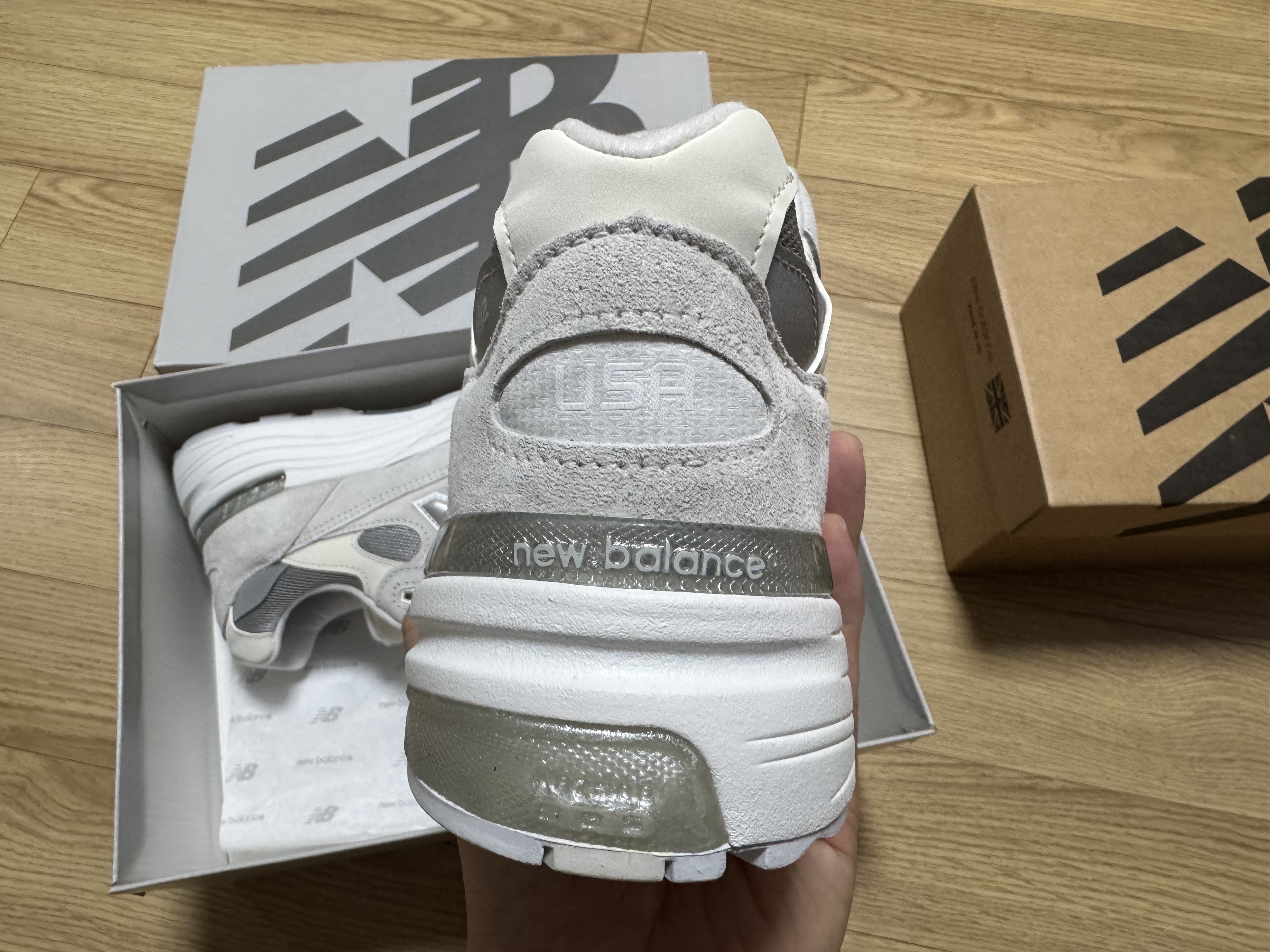 New Balance 992 Made in USA Core White Reflection 착용 스타일 - 6