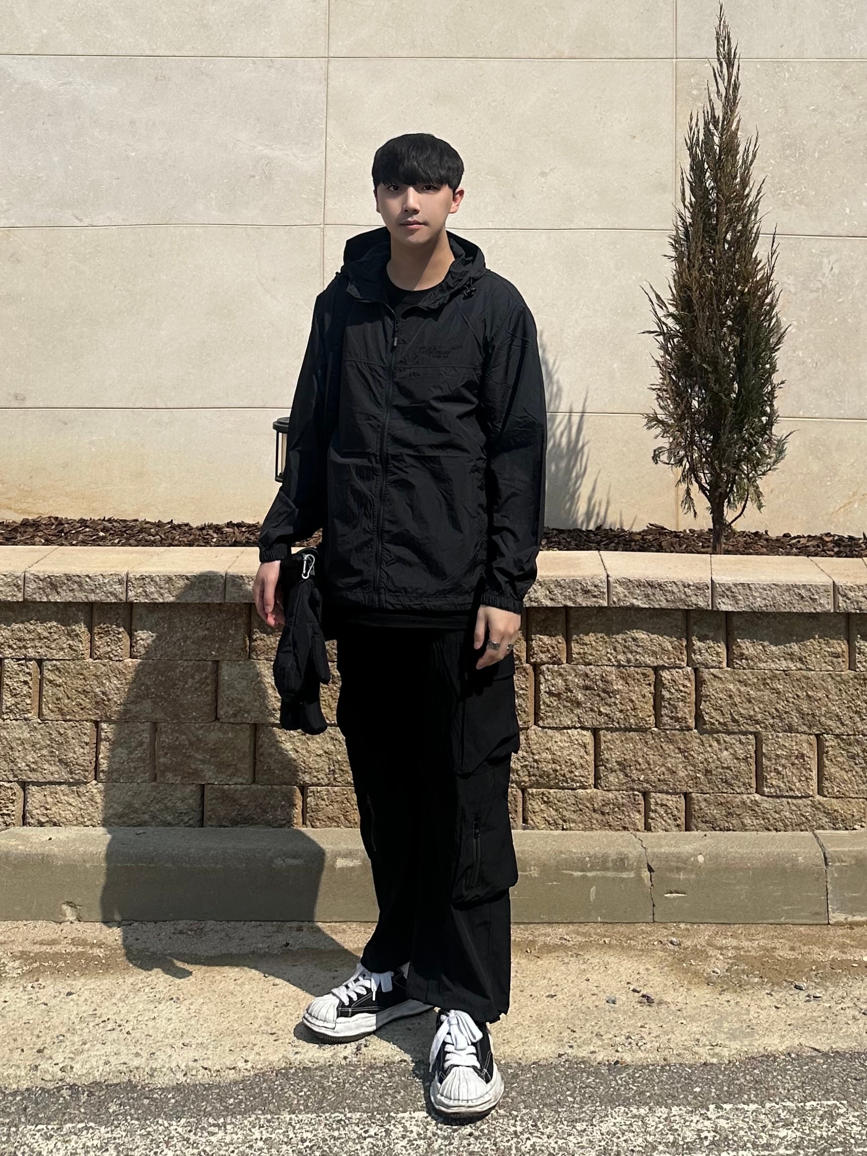 Maison Mihara Yasuhiro Peterson OG Sole Canvas Low Sneakers Black 착용 스타일 - 1