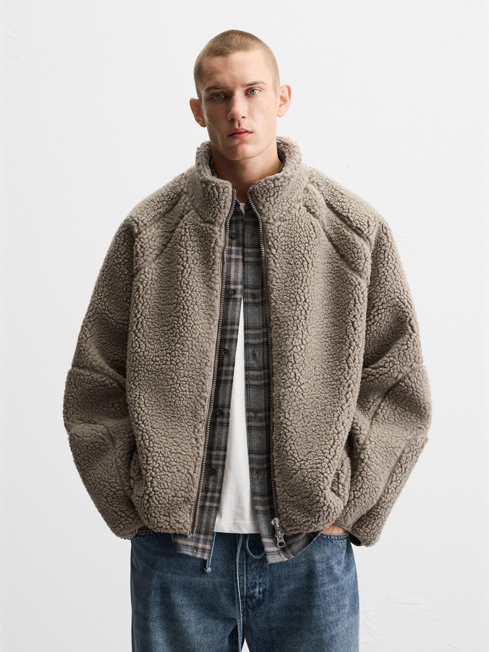 Zara x All Caps Studio Fleece Jacket Beige, Patagonia Synchilla Snap-T Fleece Pullover Oatmeal Heather 착용 스타일
