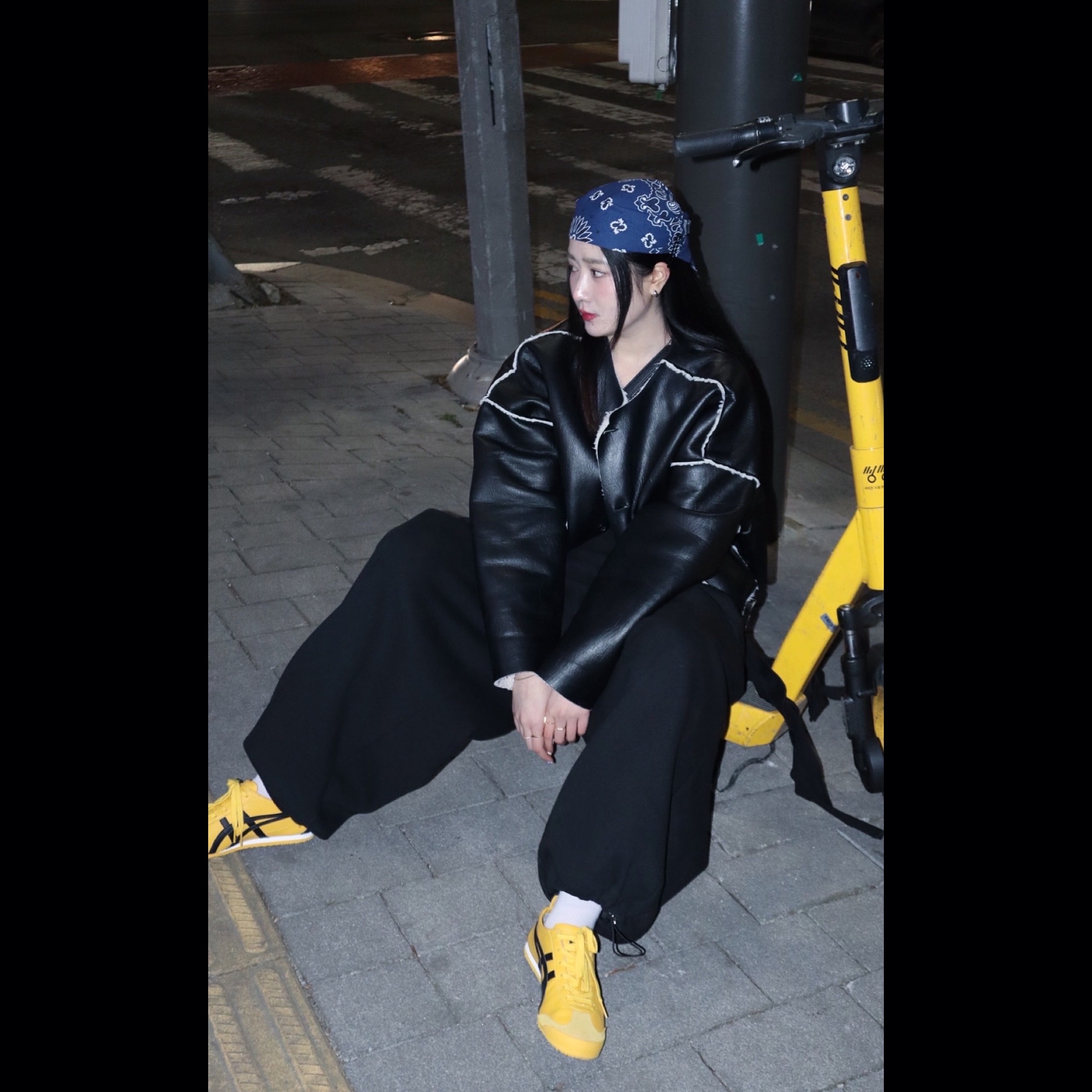 오니츠카 타이거 멕시코 66 옐로우 블랙, 슈프림 Hav-A-Hank 반다나 멀티컬러 (3개 세트) - 24SS 착용 스타일 - 1