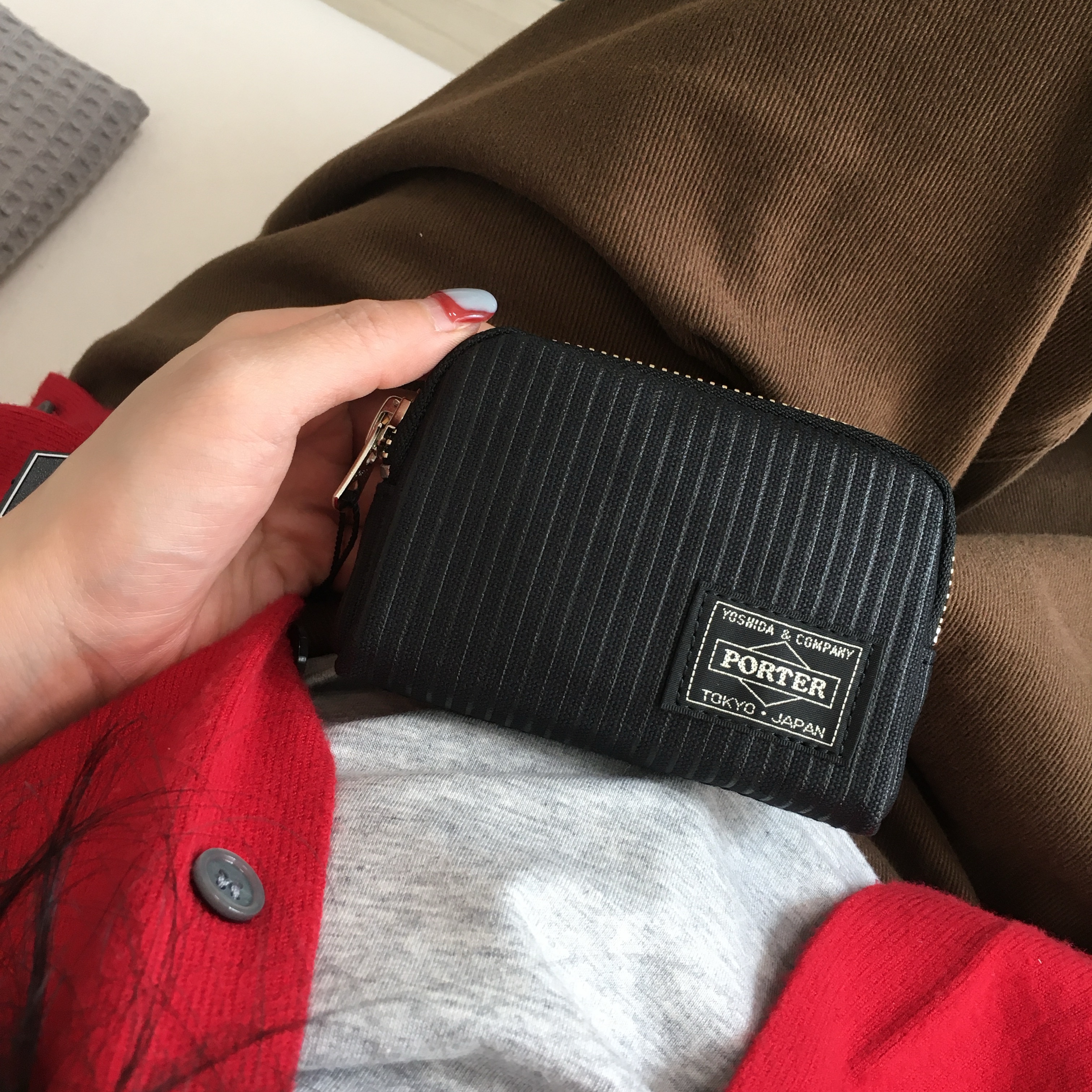 Porter Drawing Coin Key Case Black 착용 스타일 - 2