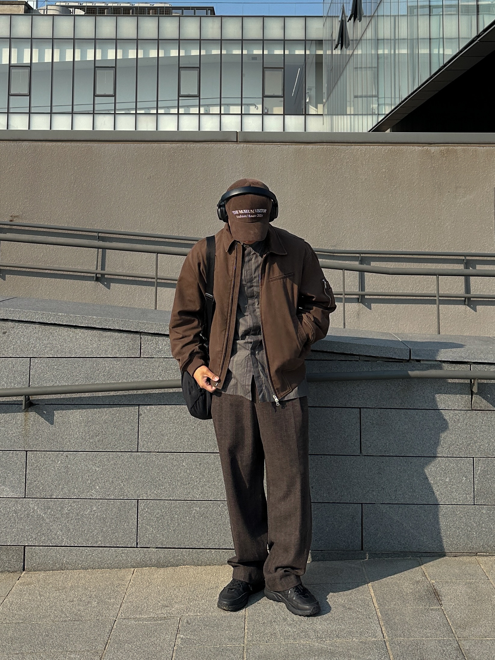 Amomento Stripe Square Pocket Oversized Shirts Khaki - 24FW, Amomento Wool Martin Pants Brown - 24FW 착용 스타일 - 8
