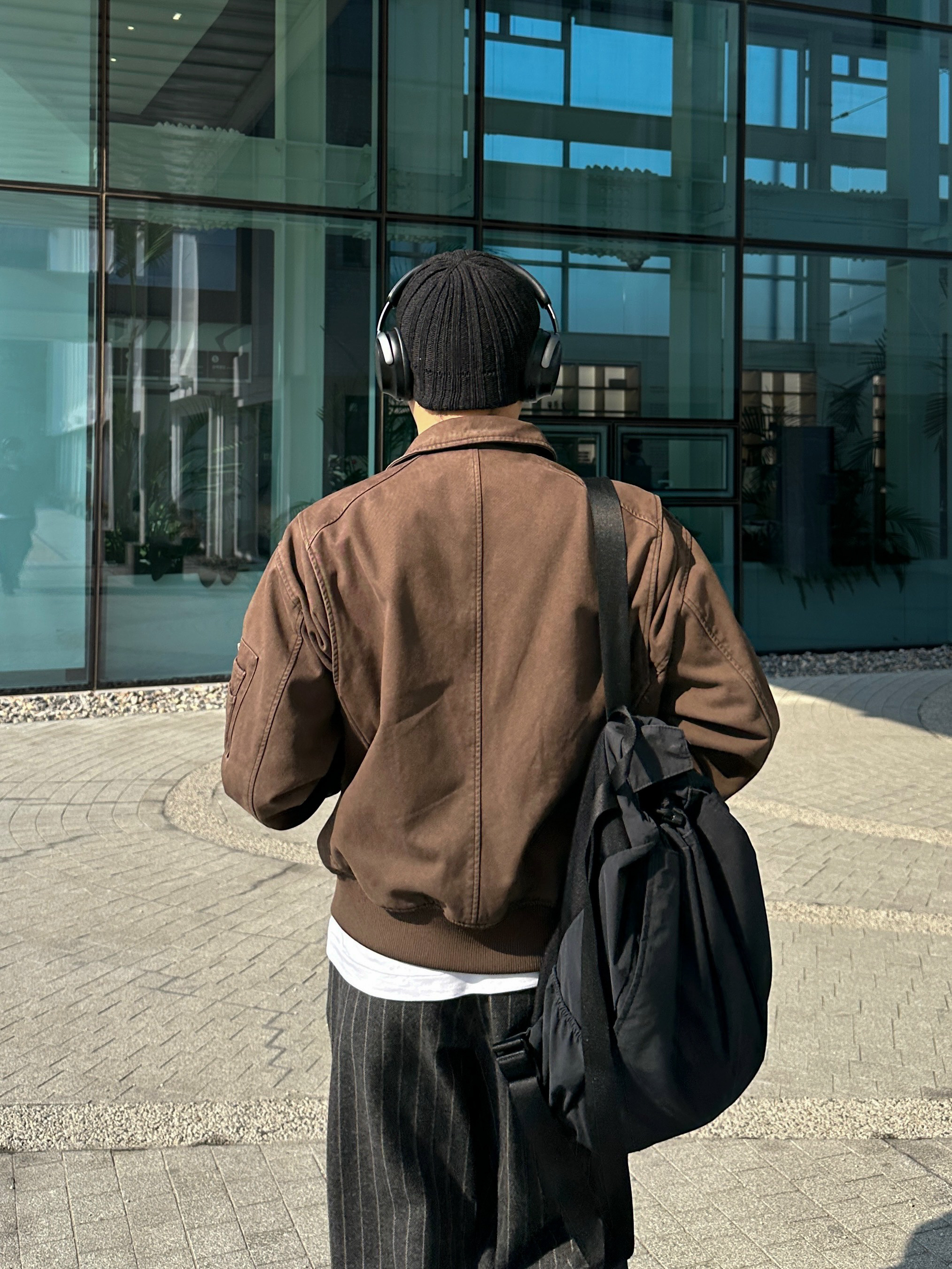 보스 QC 울트라 블랙 (국내 정식 발매 제품), 아모멘토 울 마틴 팬츠 브라운 - 24FW 착용 스타일 - 6