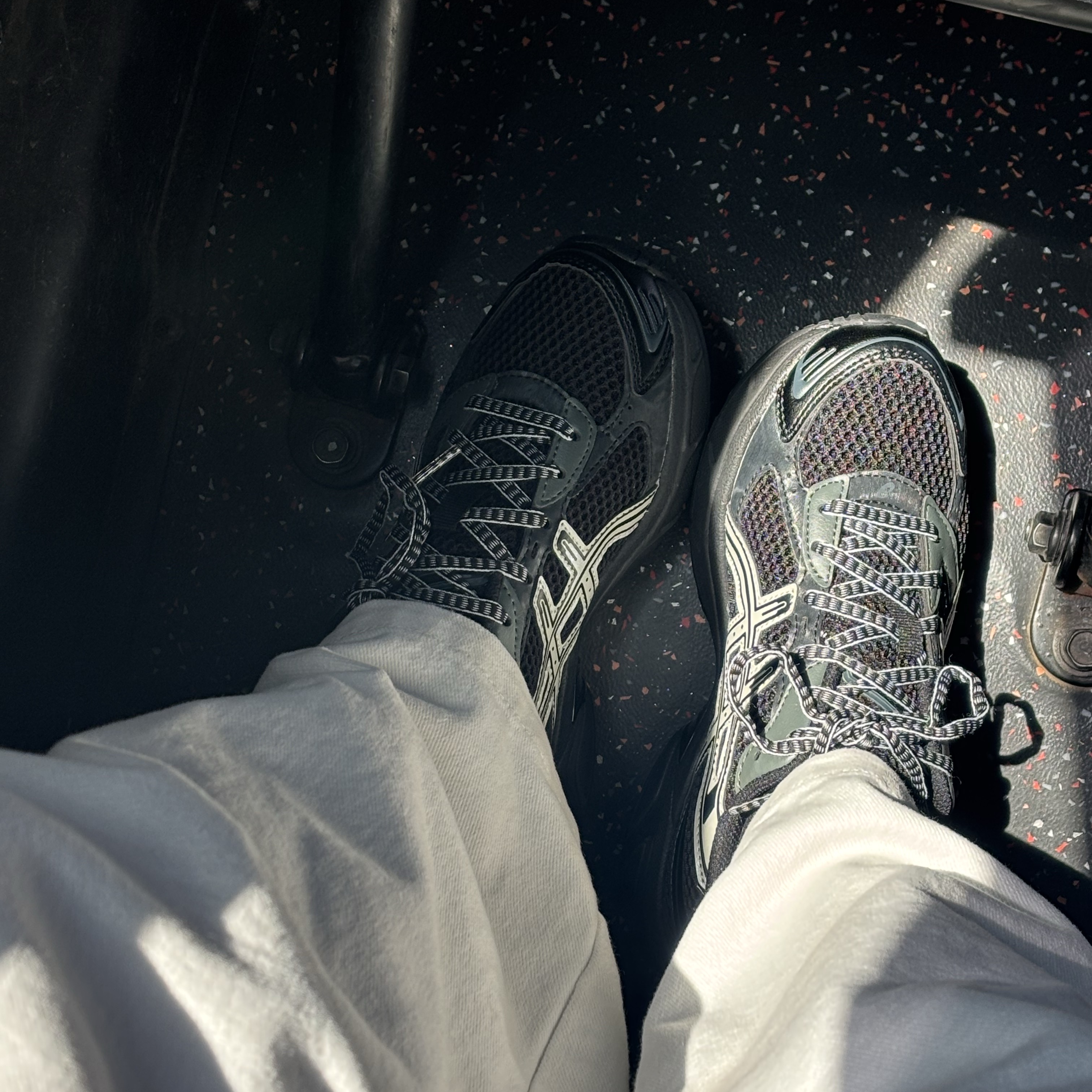 Asics Gel-1130 Black Glacier Grey - Folder Exclusive 착용 스타일