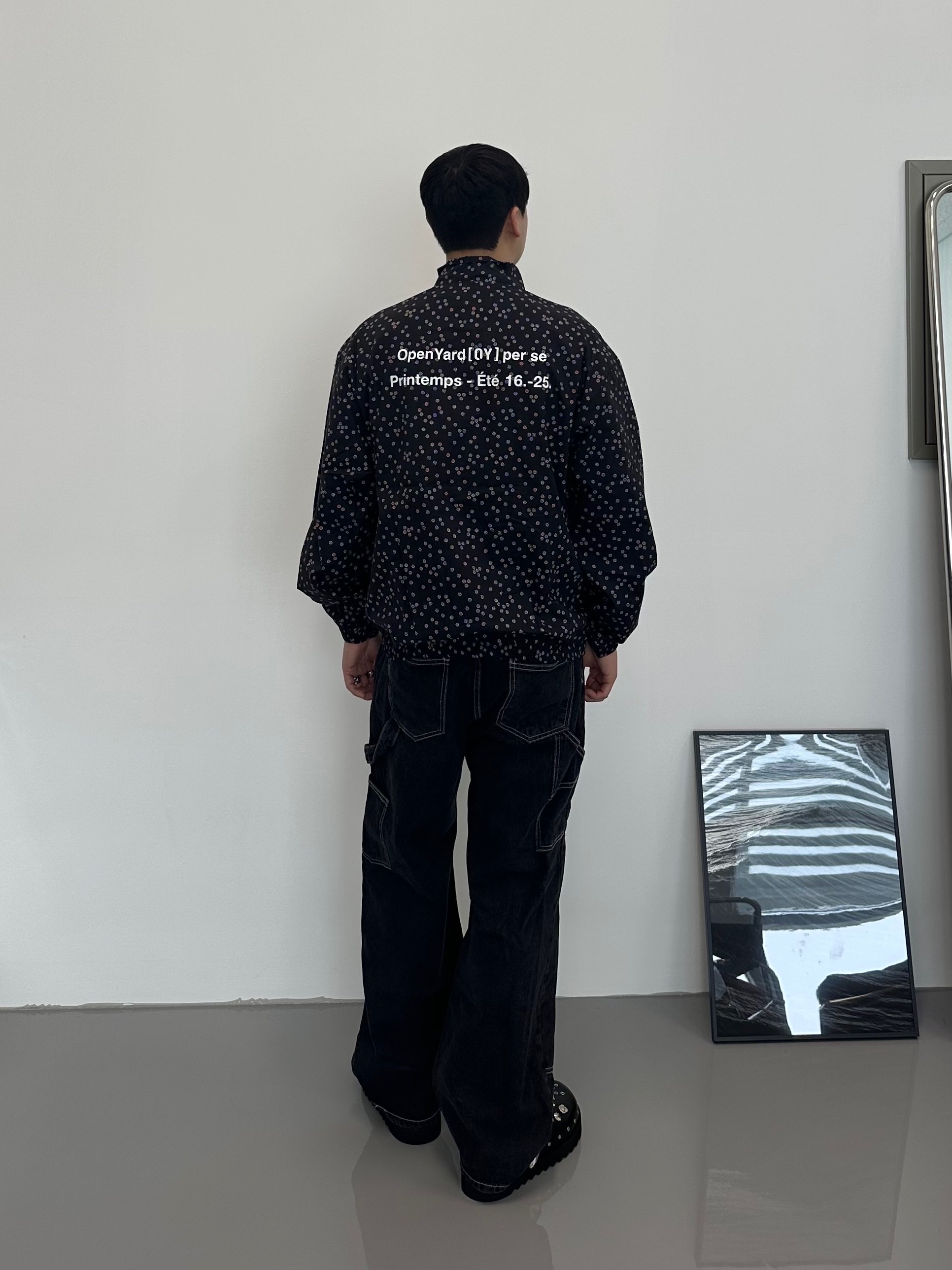 Toga Virilis AJ1066 Mules Leather Black 착용 스타일 - 2
