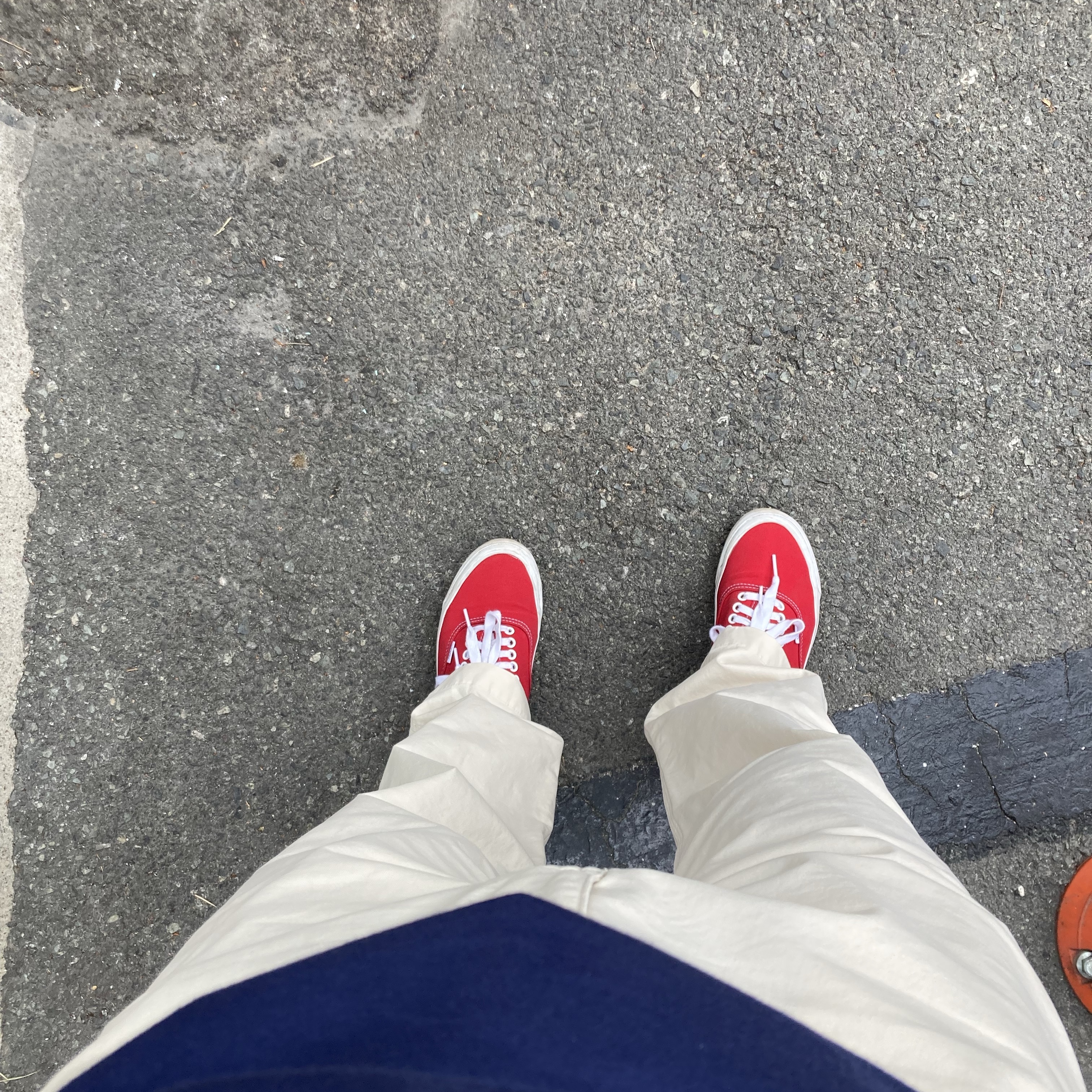 Vans Vault OG Authentic LX Red 착용 스타일