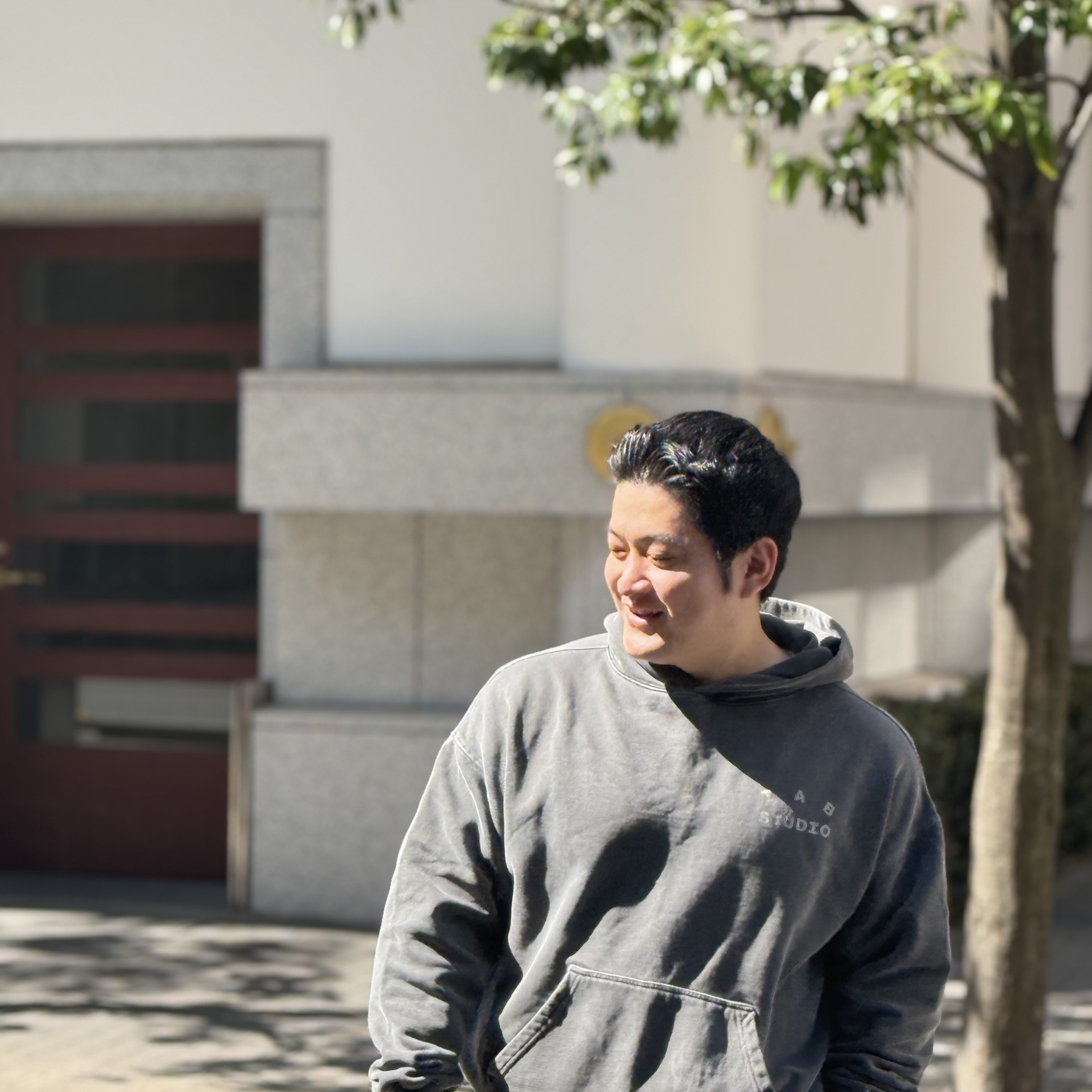 IAB Studio Pigment Hoodie & Sack Black 착용 스타일