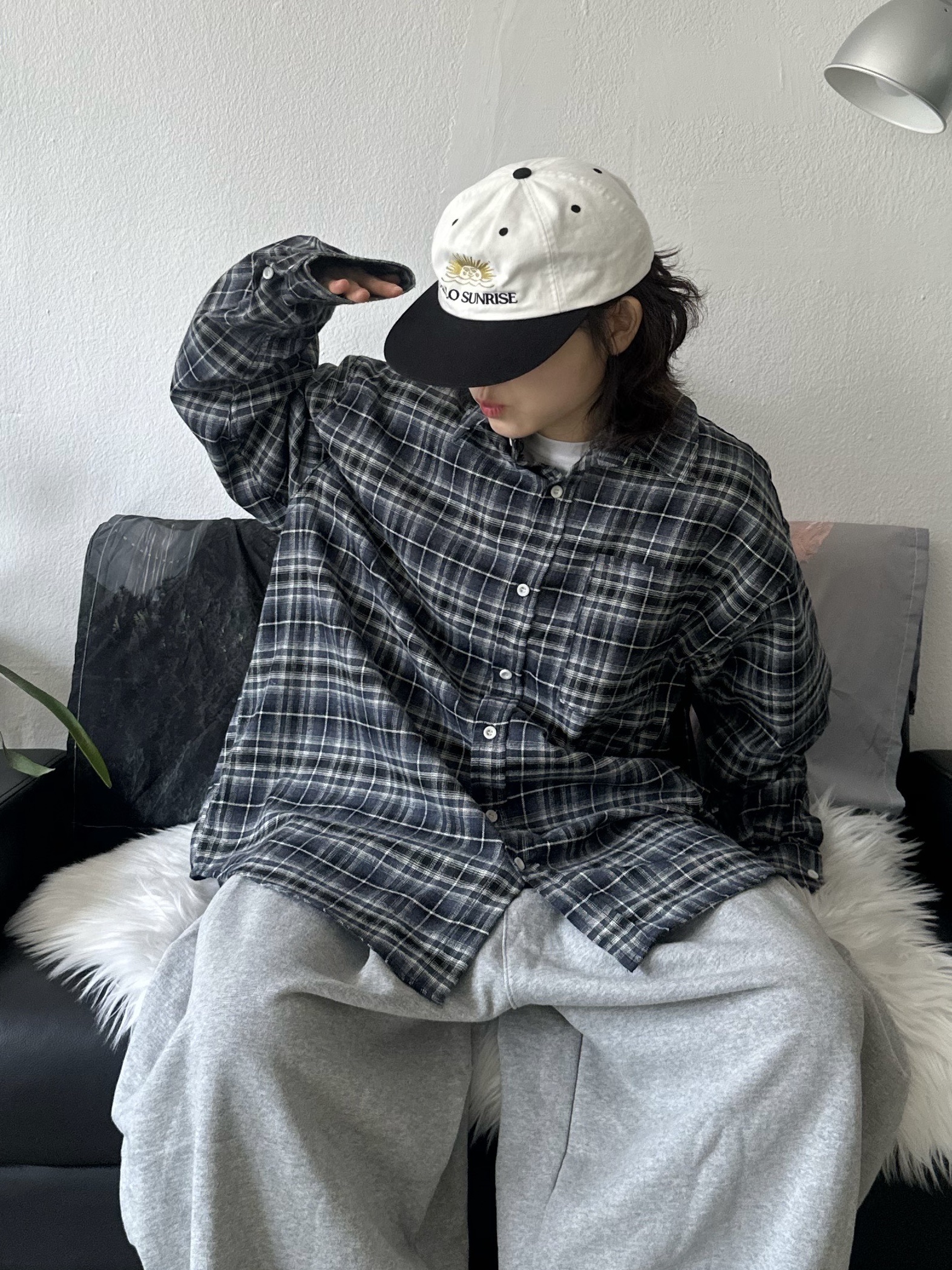 Asics Unlimited Gel-Kayano 14 Carrier Grey Black, Hello Sunrise  Two Tone Washed OG Logo 6panel Cap Off White & Black 착용 스타일 - 7