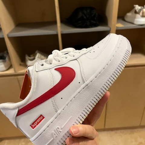 Nike x Supreme Air Force 1 Low White 착용 스타일 - 1