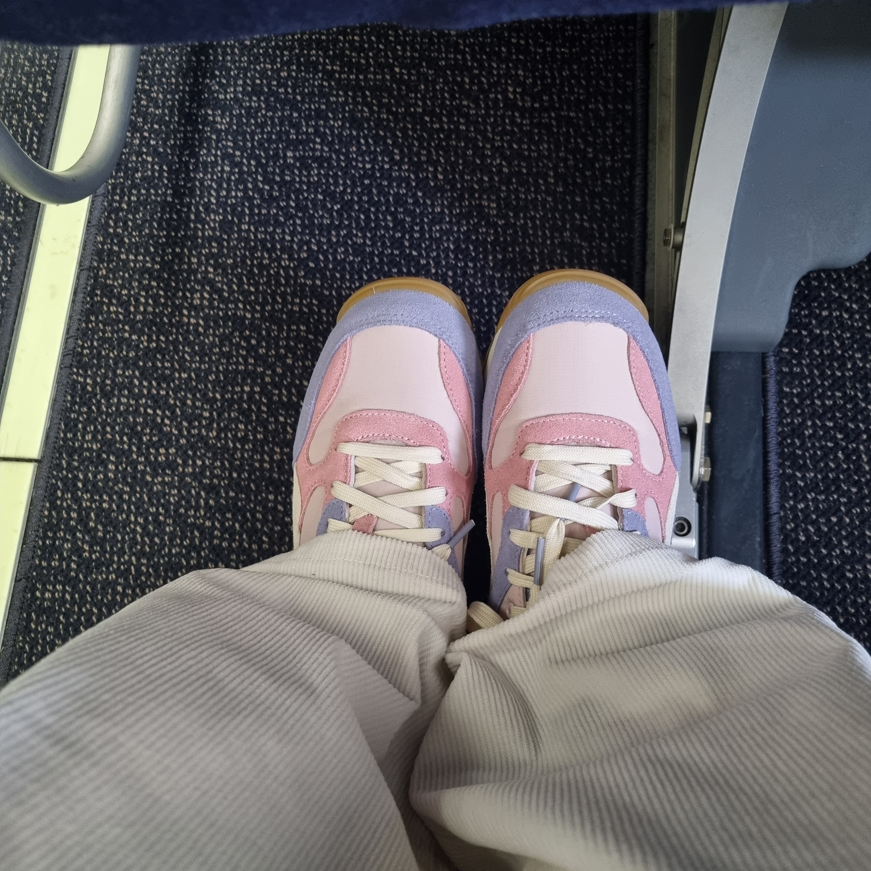 Puma x KidSuper Easy Rider Mauve Mist Alpine Snow 착용 스타일