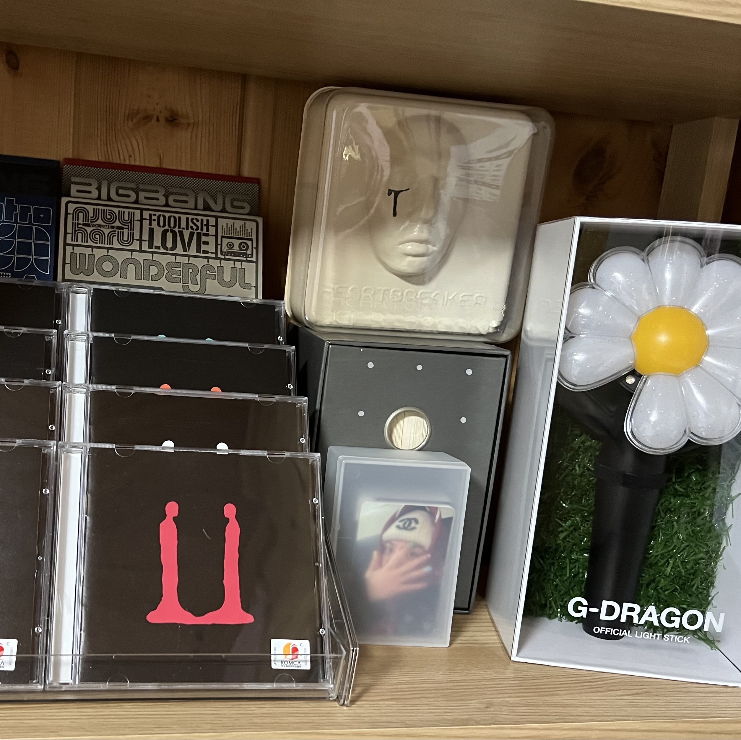 G-DRAGON Ubermensch Official Light Stick 착용 스타일 - 2