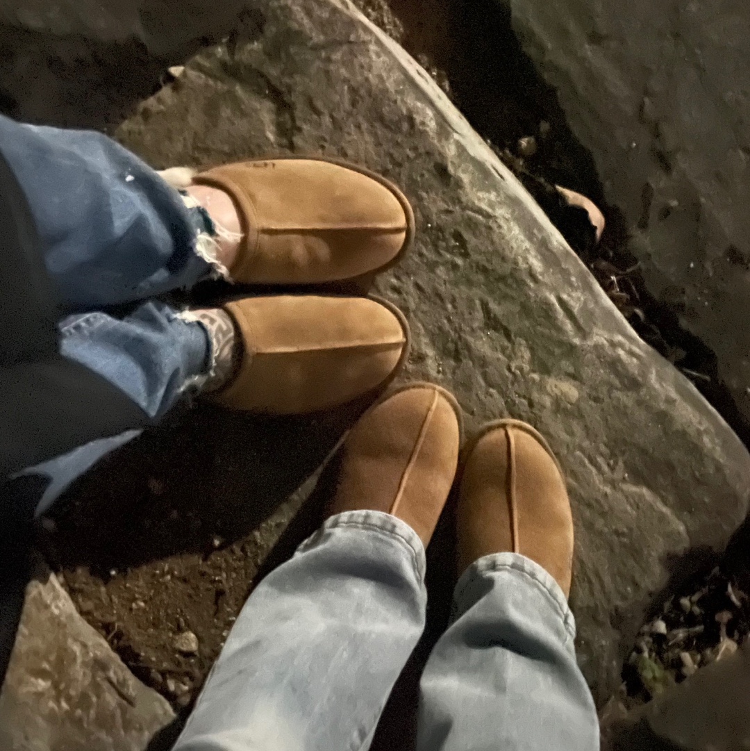 UGG Scuff Chestnut, (W) UGG Pearle Slipper Chestnut 착용 스타일