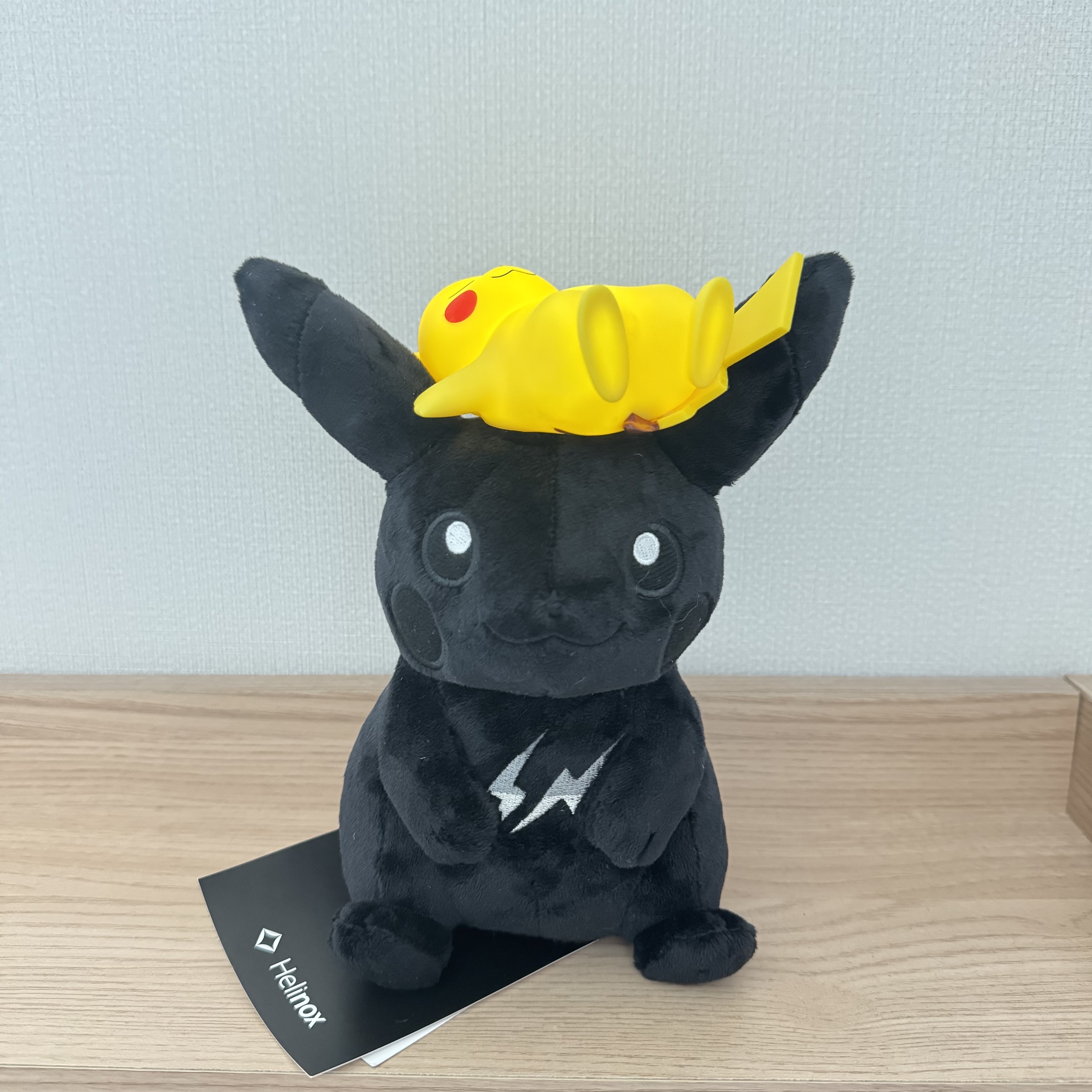 Fragment x Pokemon INN Thunderbolt Project TBP Plush Pikachu M Black, Fragment x Pokemon INN Thunderbolt Project TBP Plush Kabigon M Black 착용 스타일 - 1