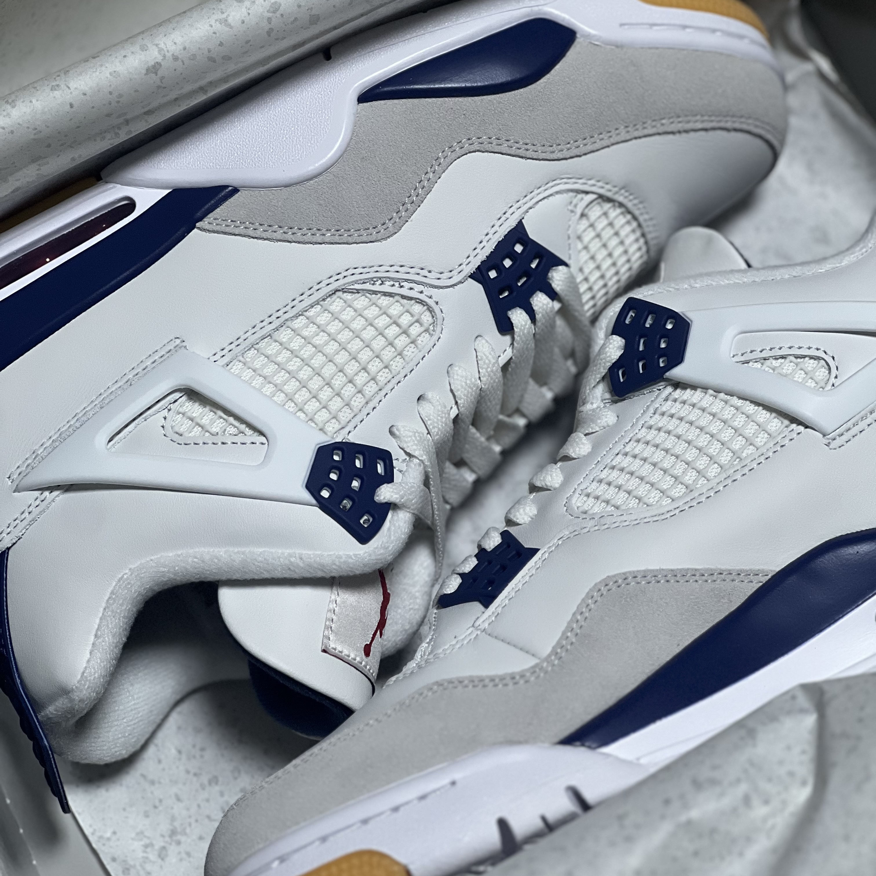 Jordan 4 x Nike SB Retro SP Navy 착용 스타일