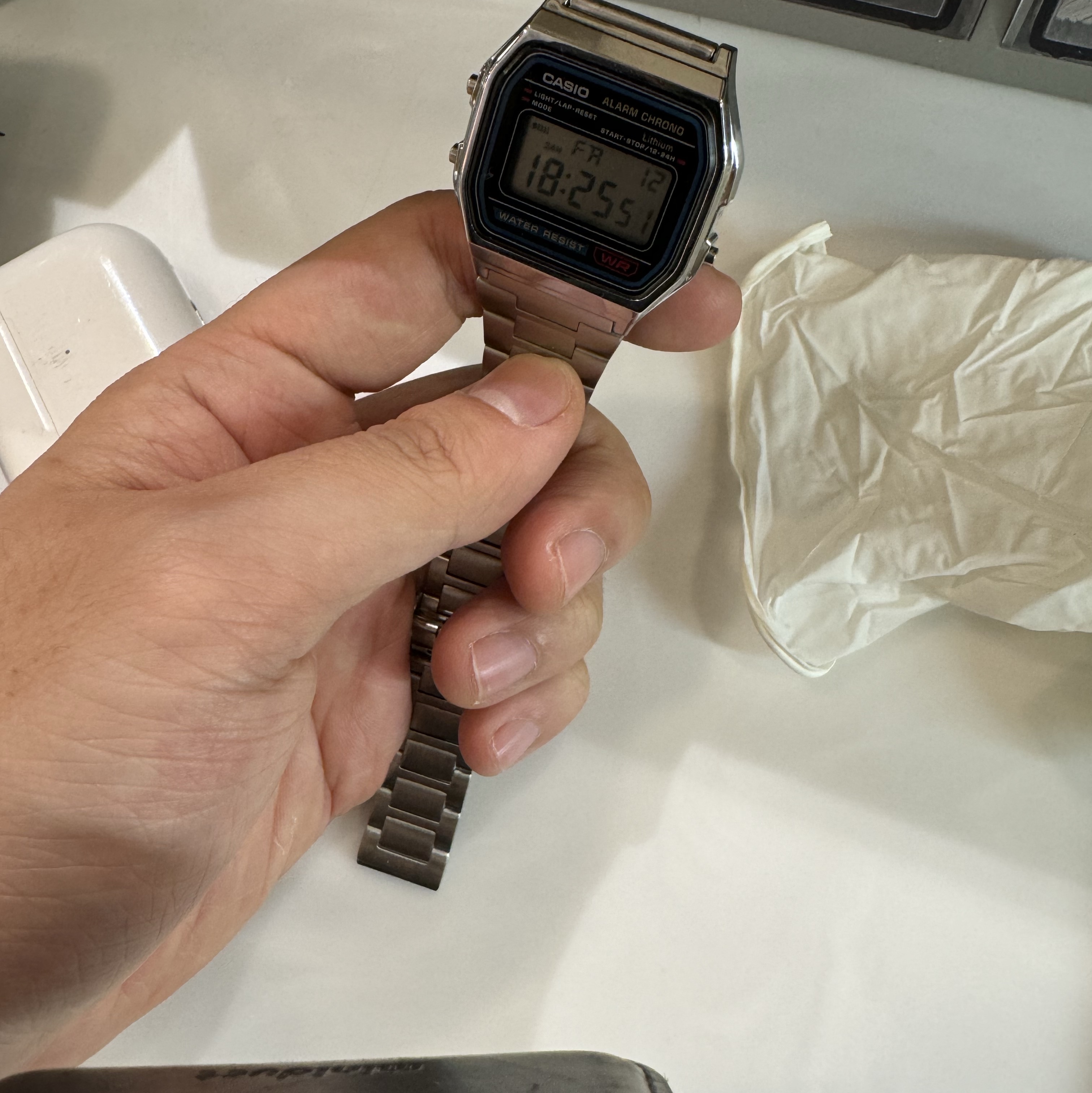 Casio A-158WA-1 착용 스타일