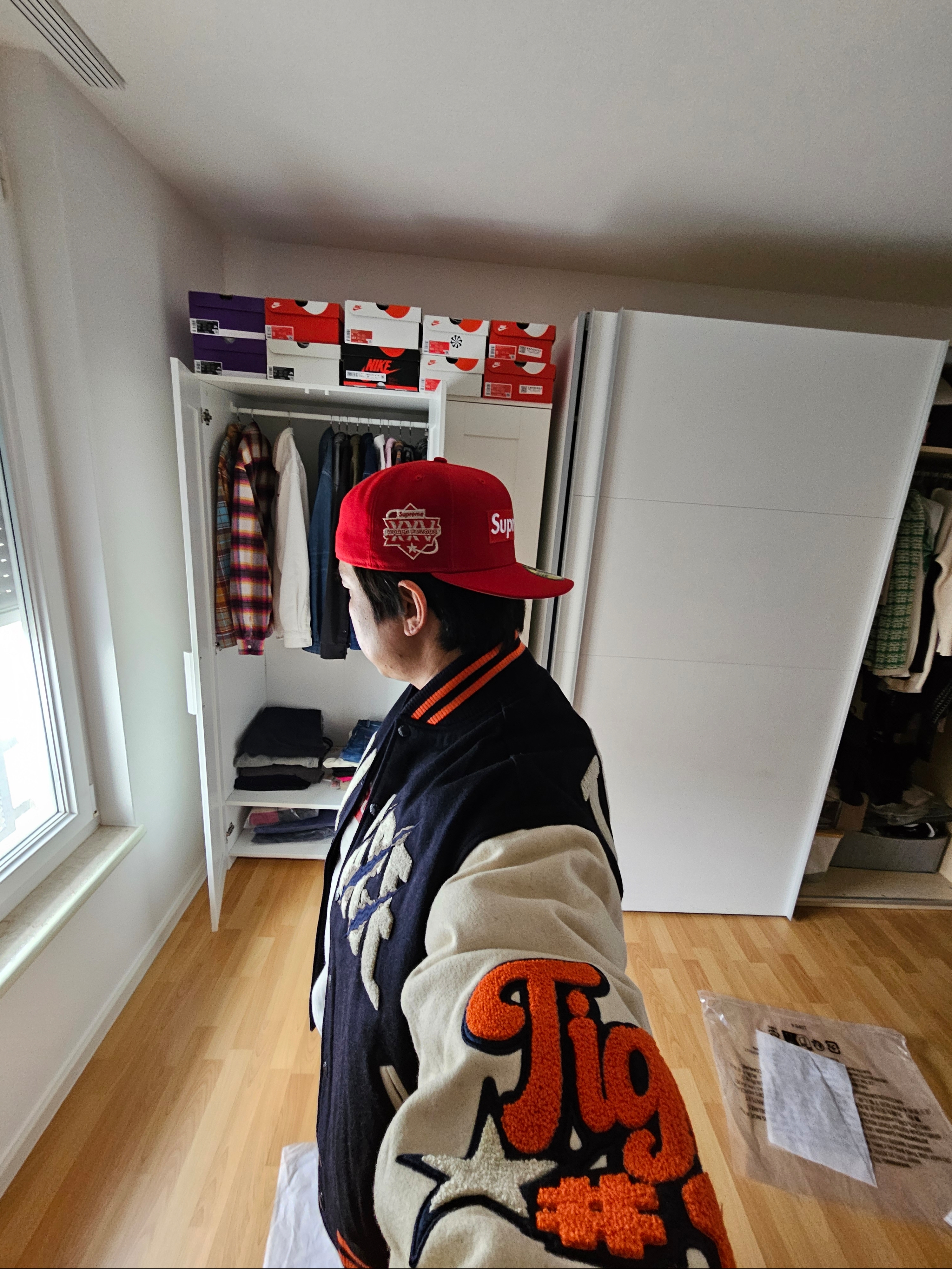 Palace Tora Tora Varsity Jacket Navy - 25SS 착용 스타일 - 2