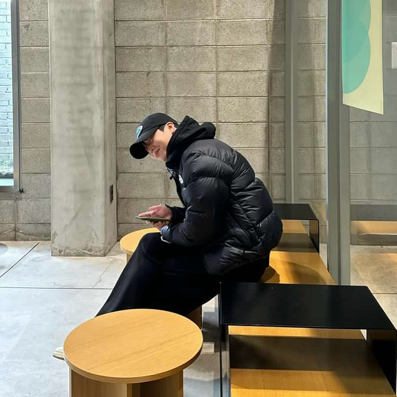 The North Face 1996 Eco Nuptse Jacket Black, Emis Tone On Tone Wappen Ball Cap Black 착용 스타일