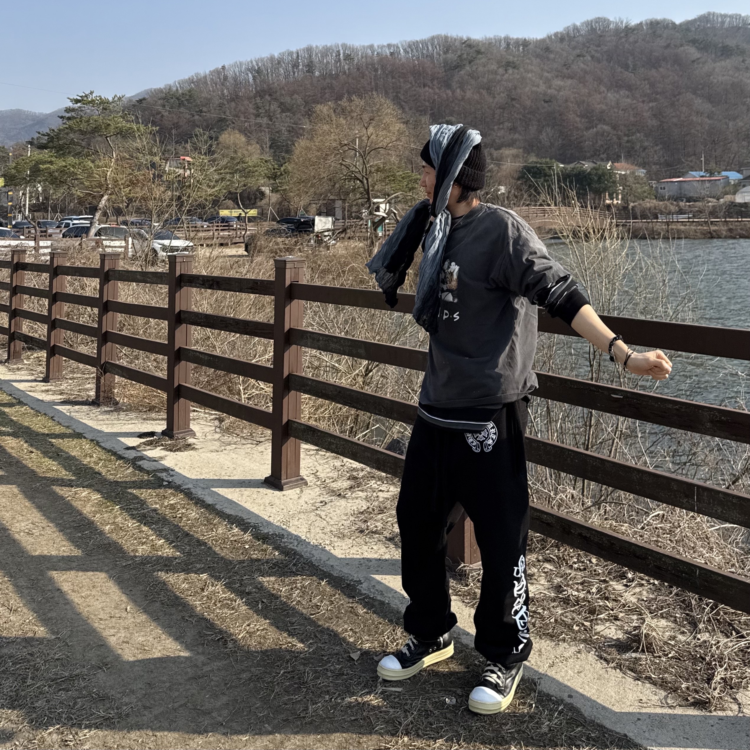 G-DRAGON Knit Cap Black 착용 스타일 - 2