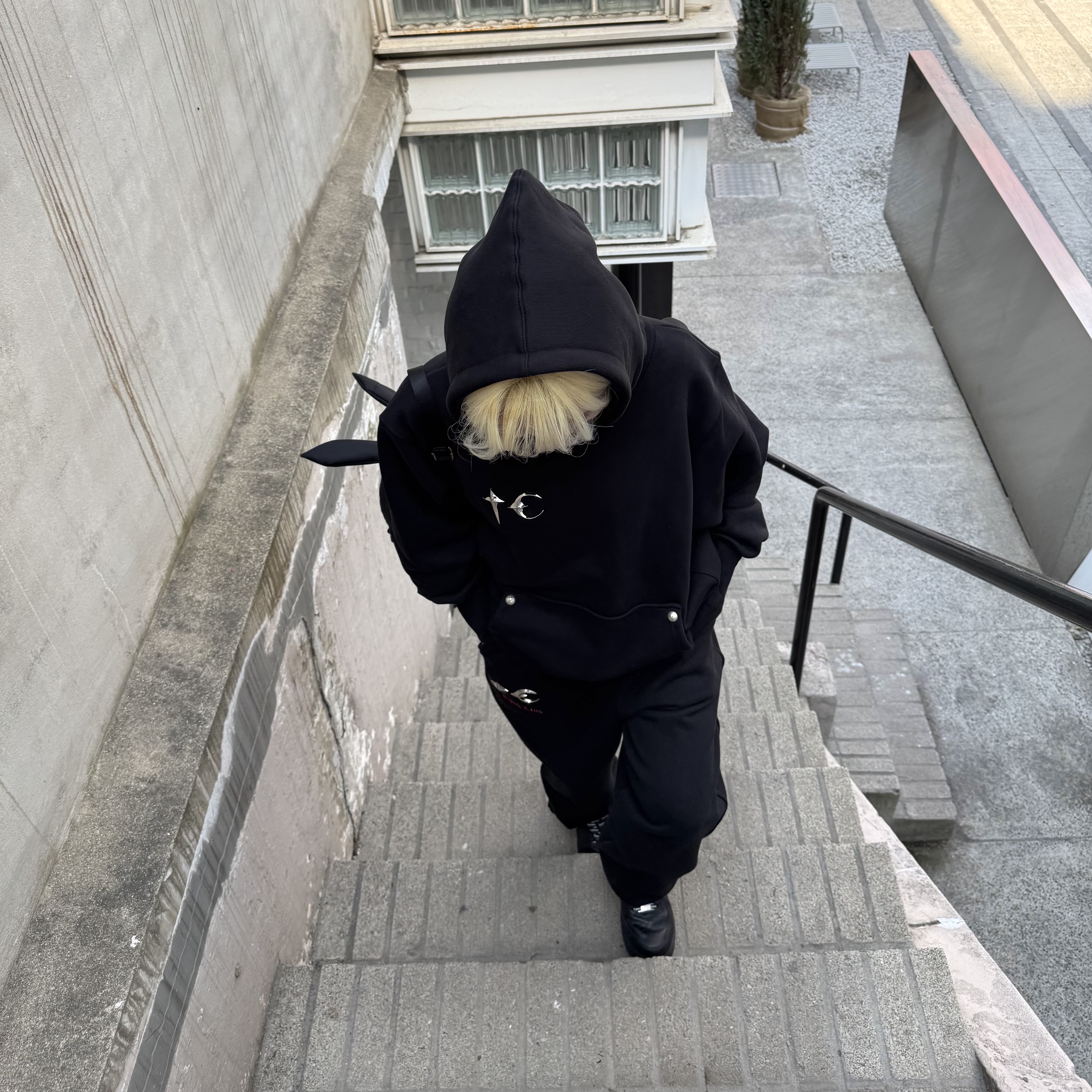 Thug Club Armor Hoodie Black, Thug Club TC Jogger Pants Black Ver. 1 착용 스타일 - 1