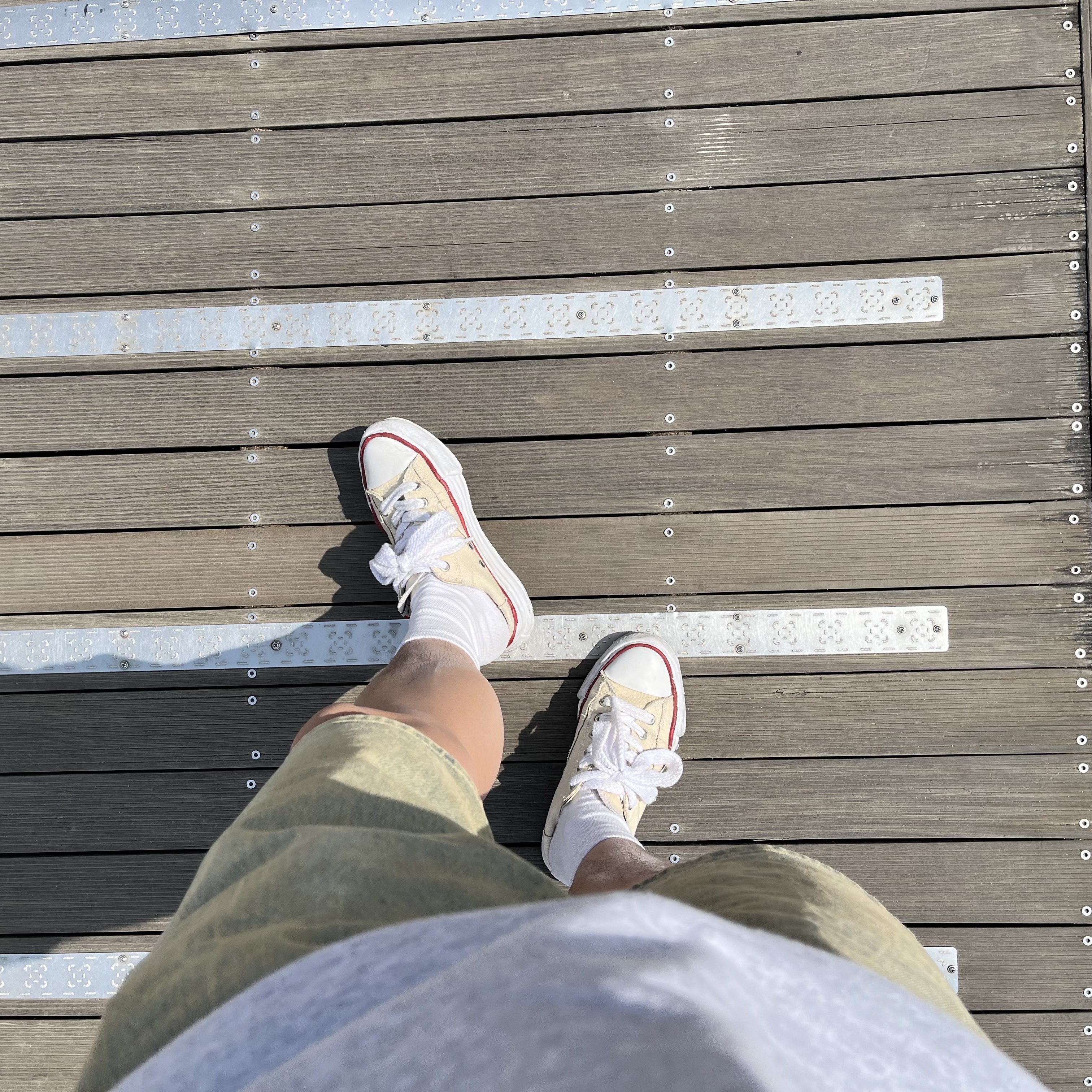 Maison Mihara Yasuhiro Peterson OG Sole Canvas Low-top Sneakers Natural, Stussy Denim Big OL' Shorts Sandwash 착용 스타일