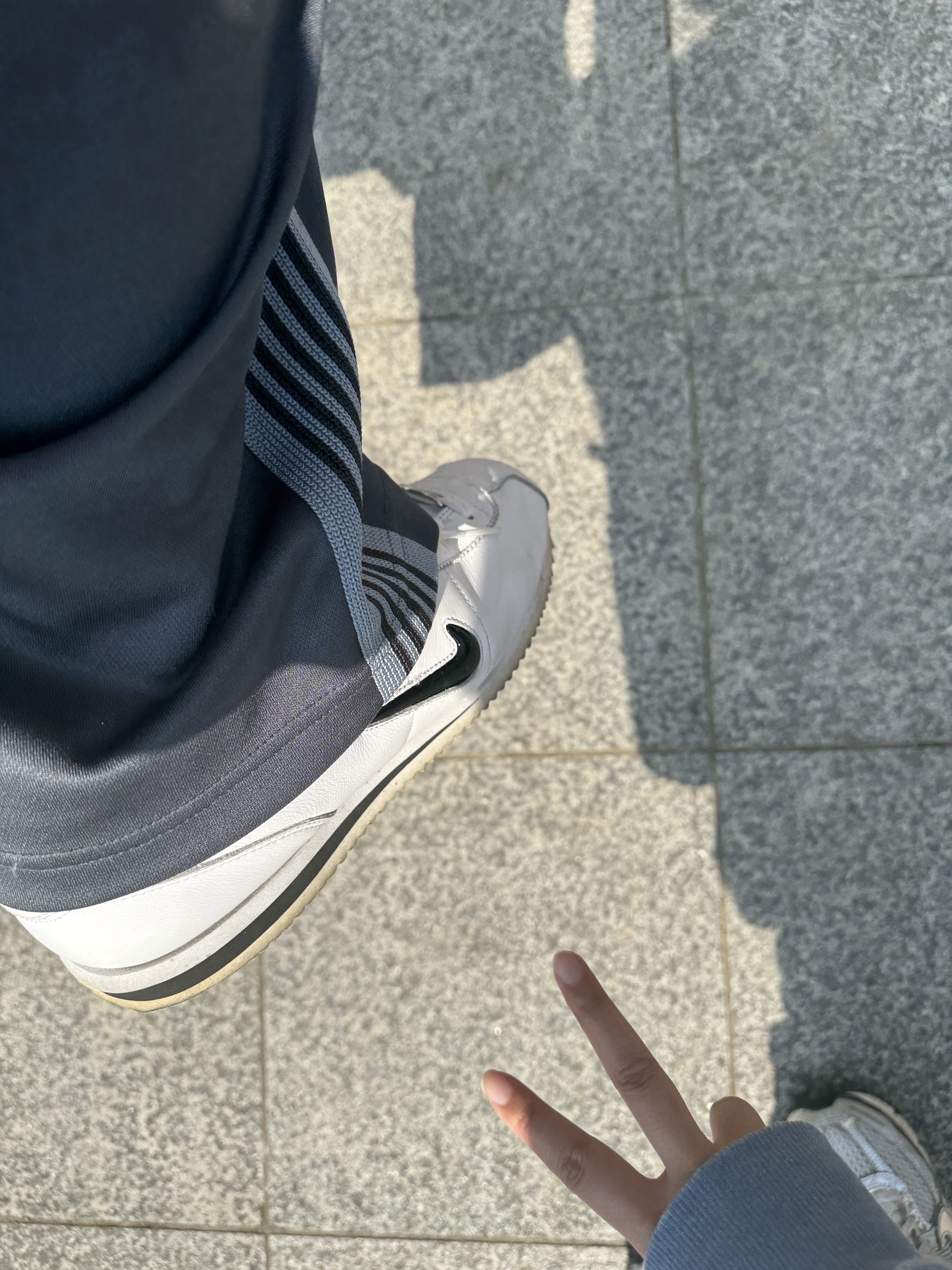 The Real McCoy's Combat Tropical Coat Olive, Needles x LHP Track Pants Poly Smooth Charcoal 착용 스타일 - 5