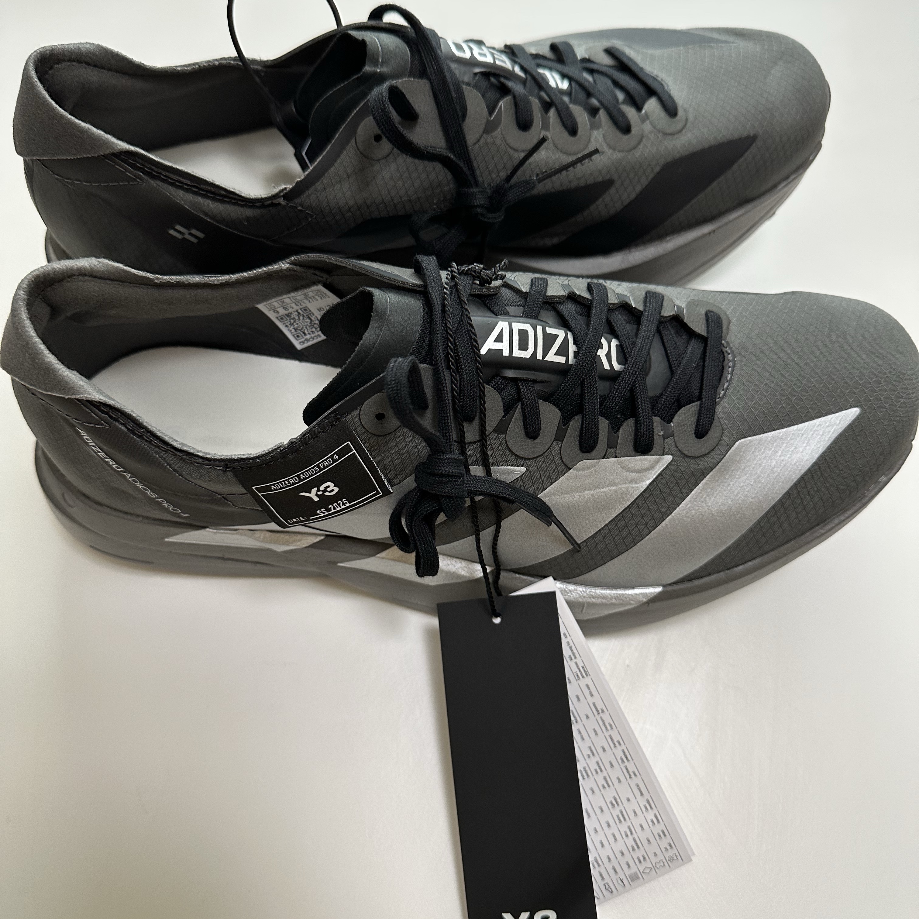 Y-3 아디오스 프로 4 신더 블랙 착용 스타일 - 1