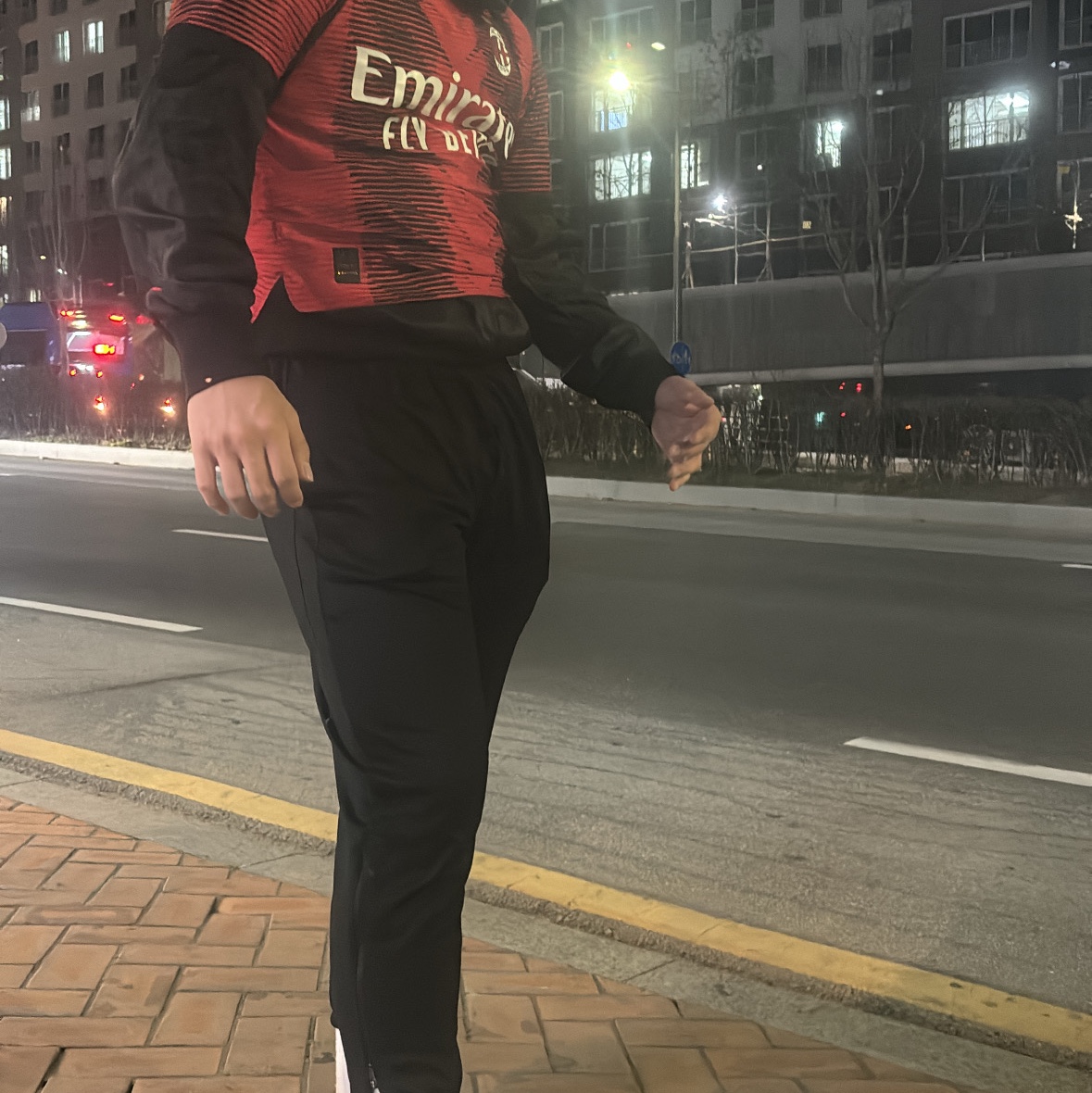 Puma AC Milan 2023/24 Home Jersey For All Time Red (Non Marking Ver.) 착용 스타일