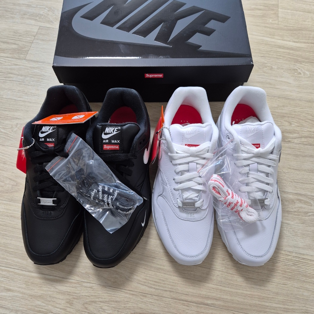 Nike x Supreme Air Max 1 '87 Black White - 25SS, Nike x Supreme Air Max 1 '87 White - 25SS 착용 스타일 - 1