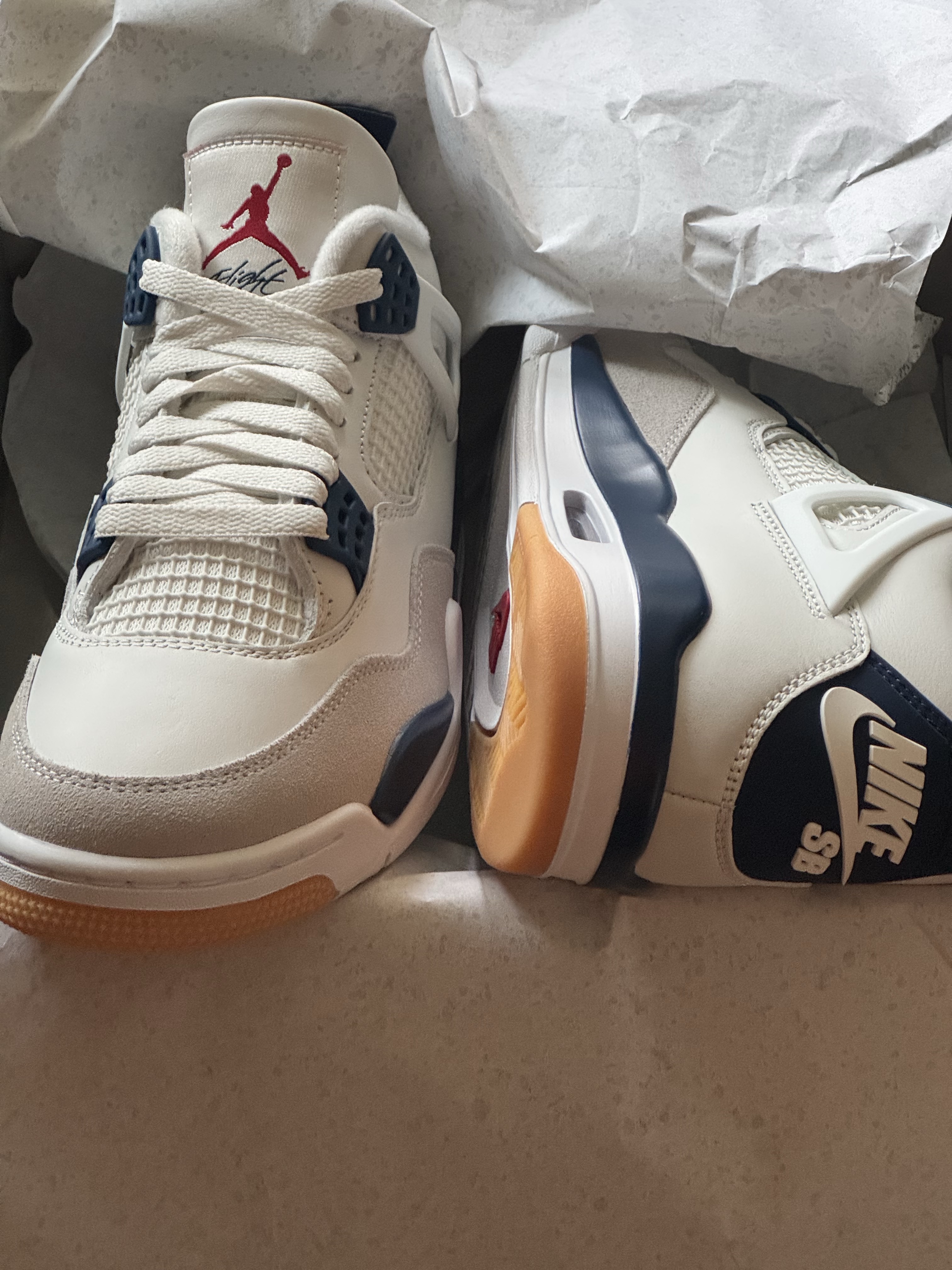 Jordan 4 x Nike SB Retro SP Navy, Onitsuka Tiger Mexico 66 White Burgundy 착용 스타일 - 1