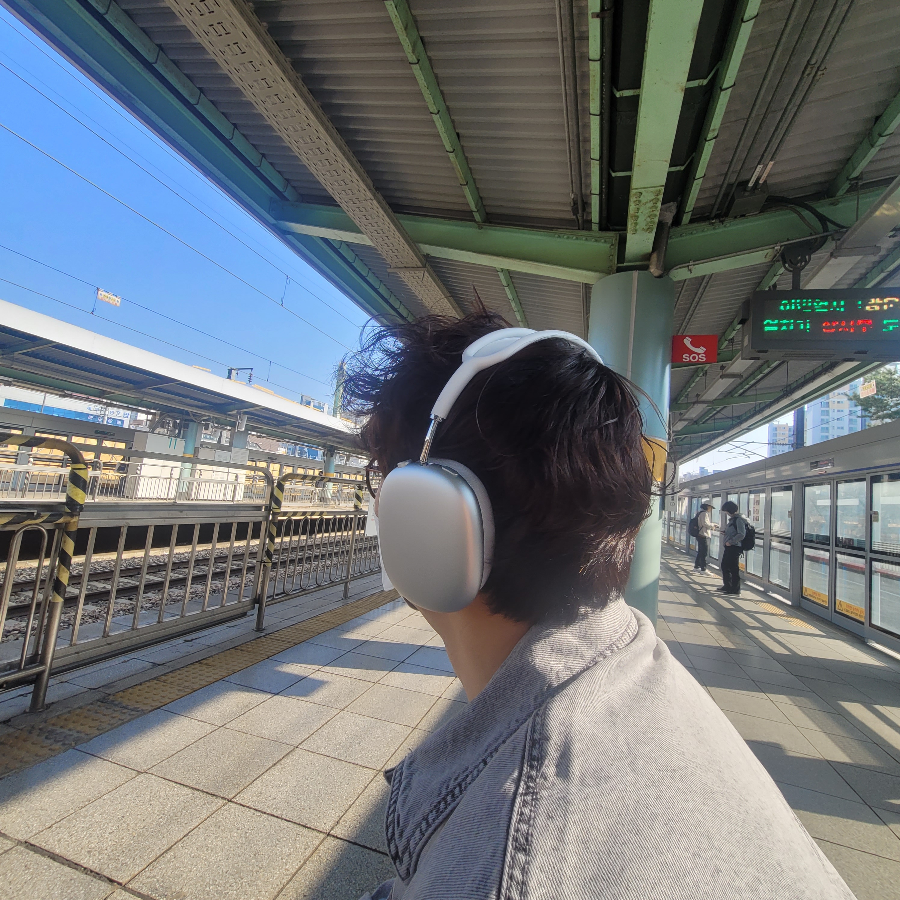 Apple AirPods Max Lightning Silver (Korean Ver.) 착용 스타일