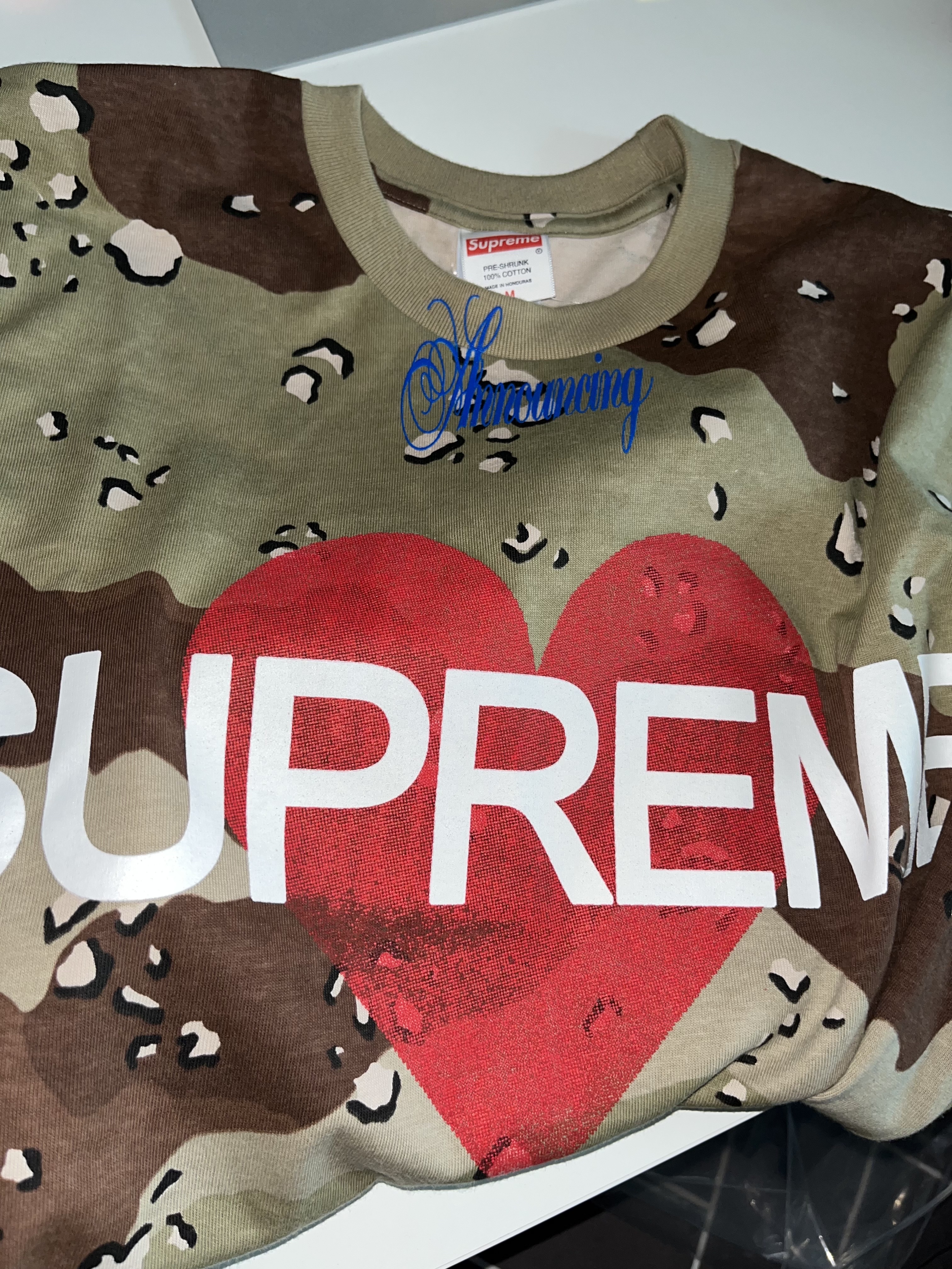 Supreme Announcing T-Shirt Chocolate Chip Camo - 25SS 착용 스타일 - 1