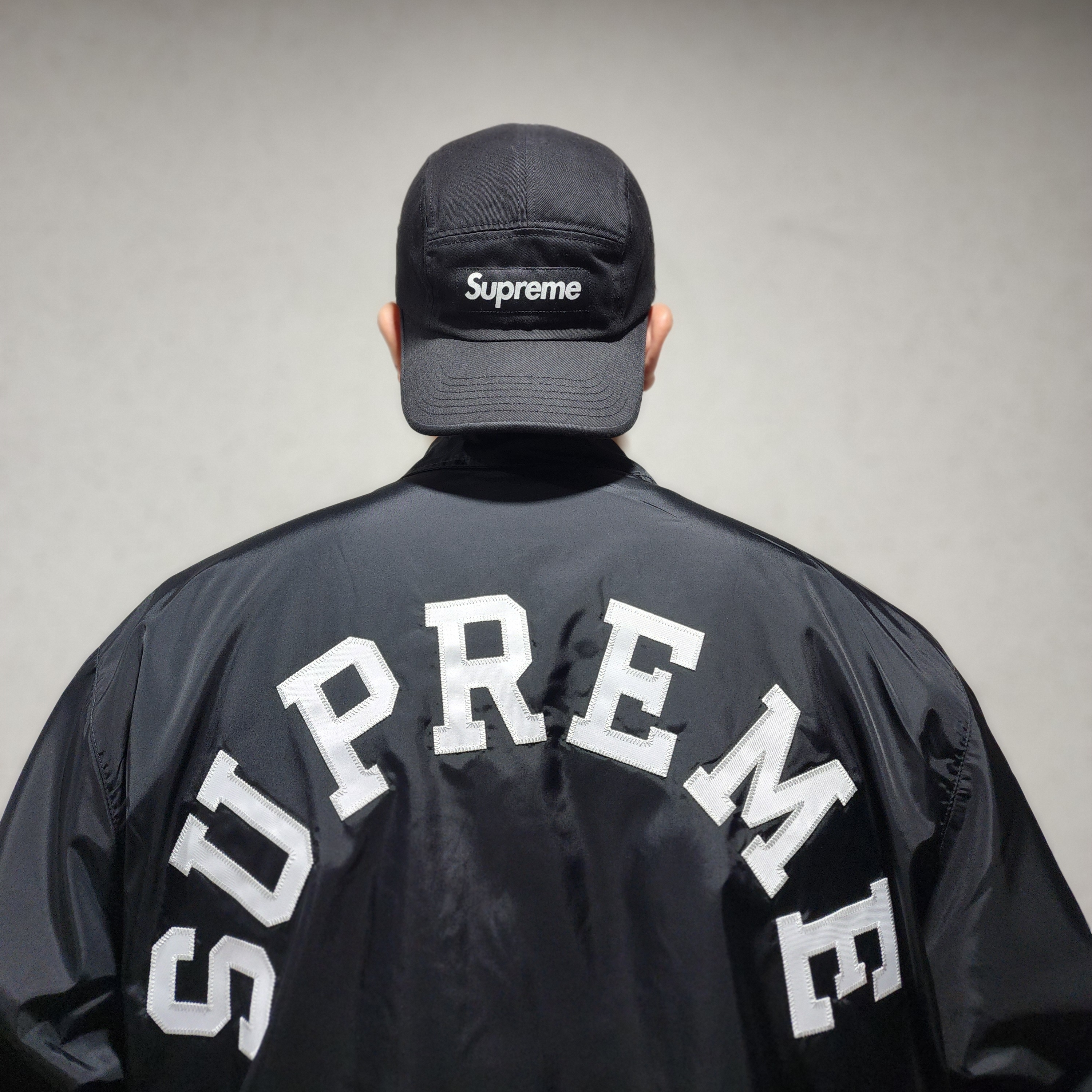 Supreme x Champion Coaches Jacket Black - 24SS 착용 스타일