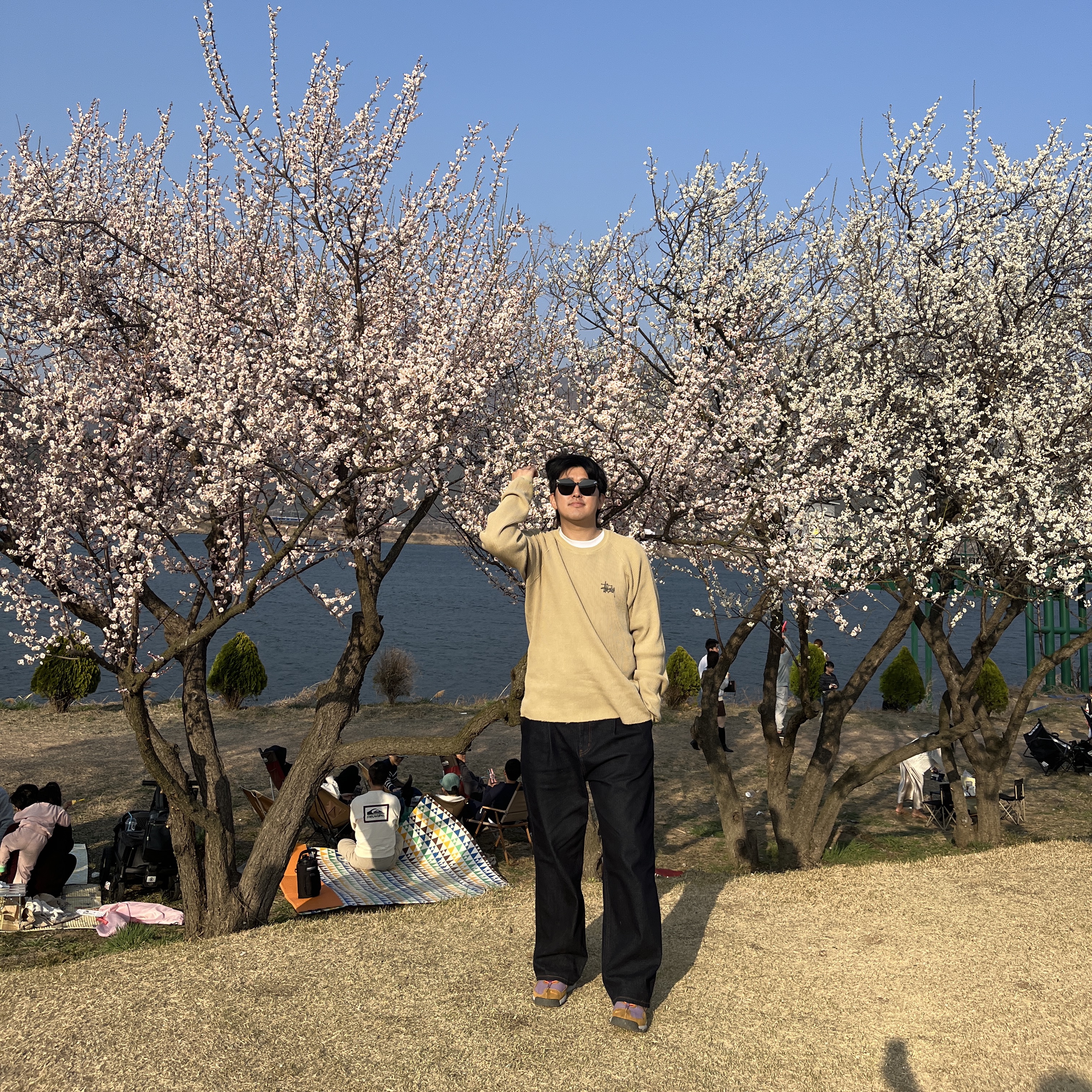 스투시 래글런 써멀 롱슬리브 크루 샌드 착용 스타일