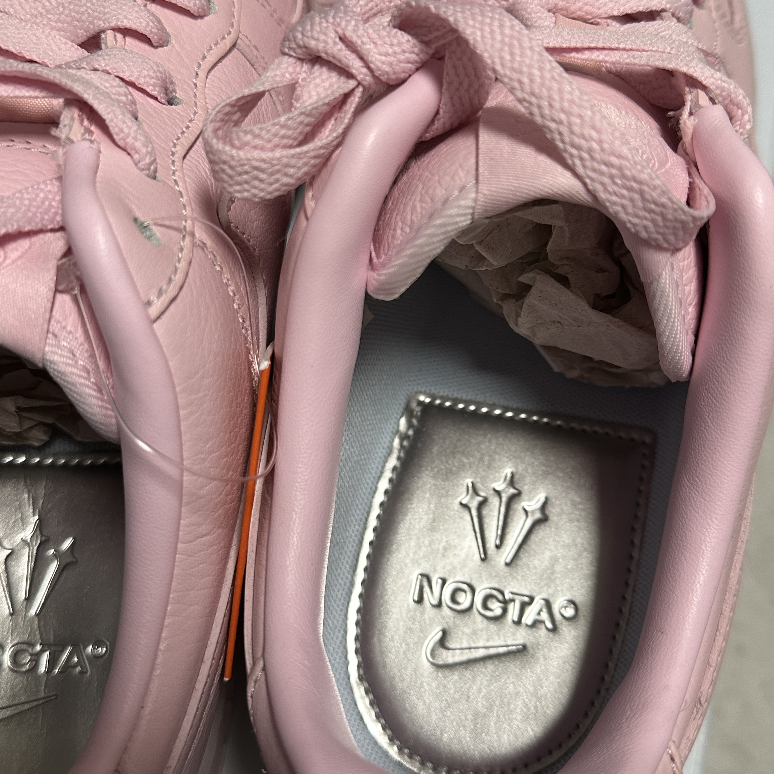 Nike x Drake Nocta Air Force 1 Low SP Certified Lover Boy Pink Foam 착용 스타일 - 4