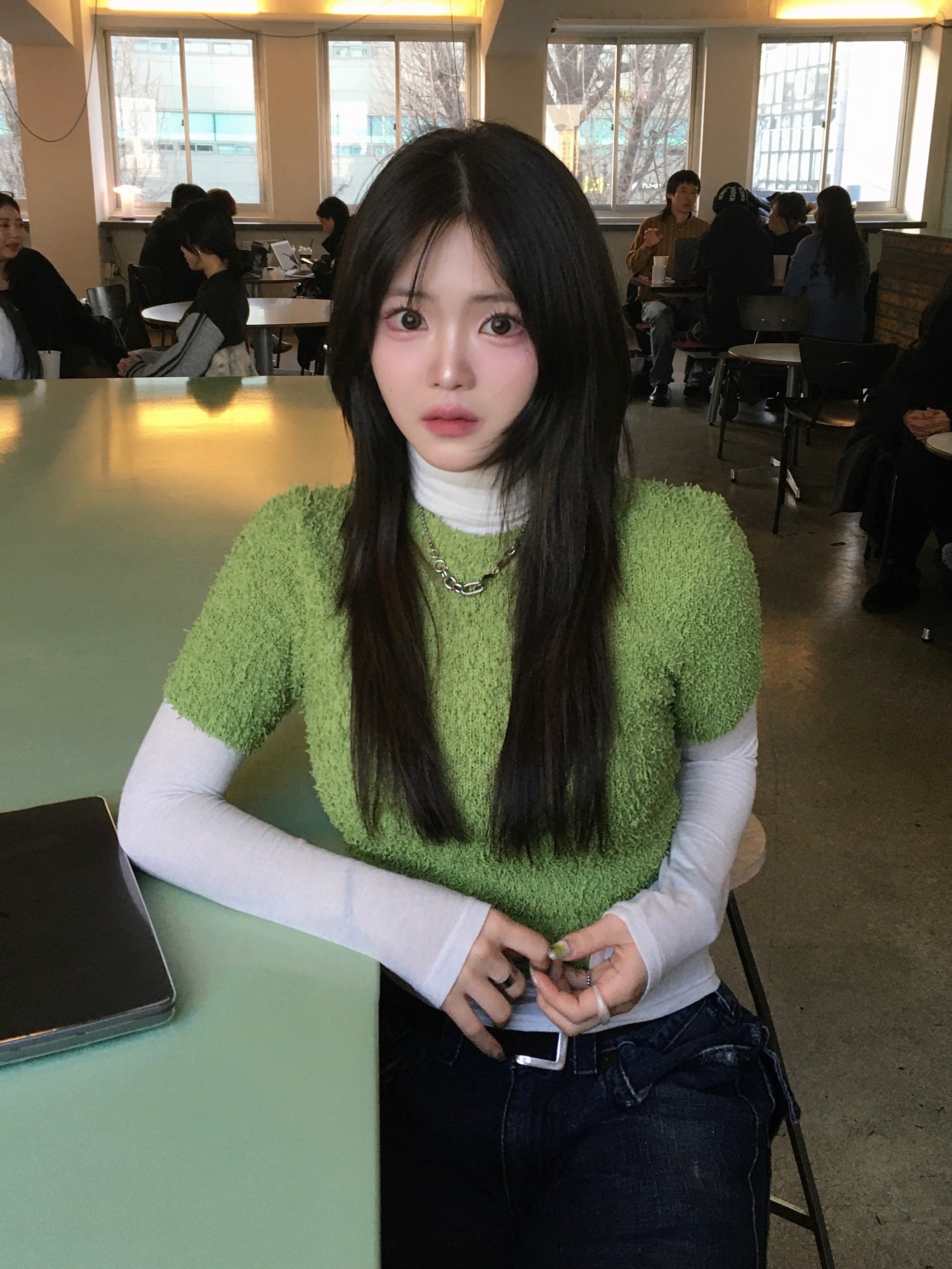 [KREAM 단독] 센티멍 넘버 365 네클리스 키체인 실버, 르 꼬끄 스포르티브 몽펠리에 블랙 착용 스타일 - 1