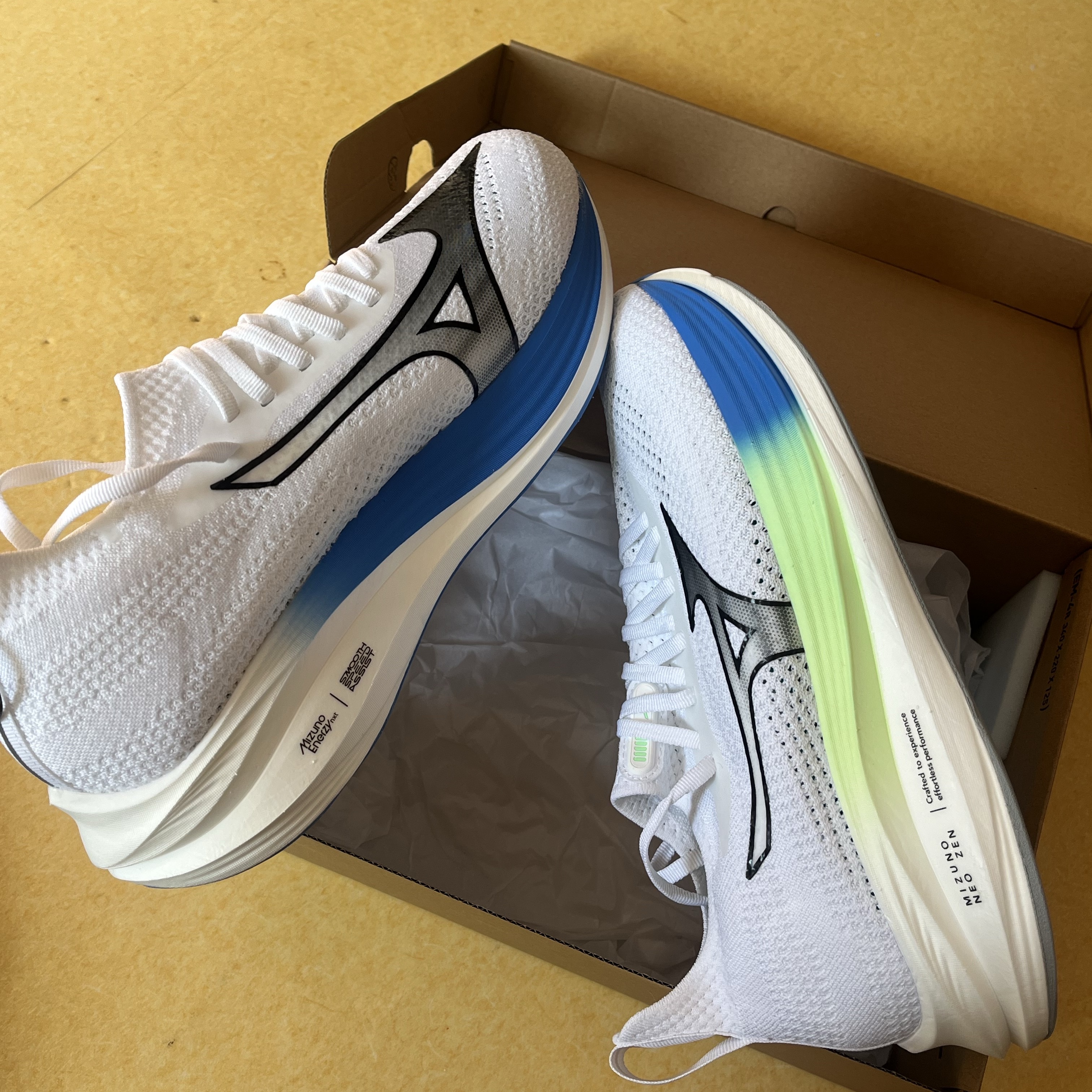 Mizuno Neo Zen White Black 착용 스타일 - 1