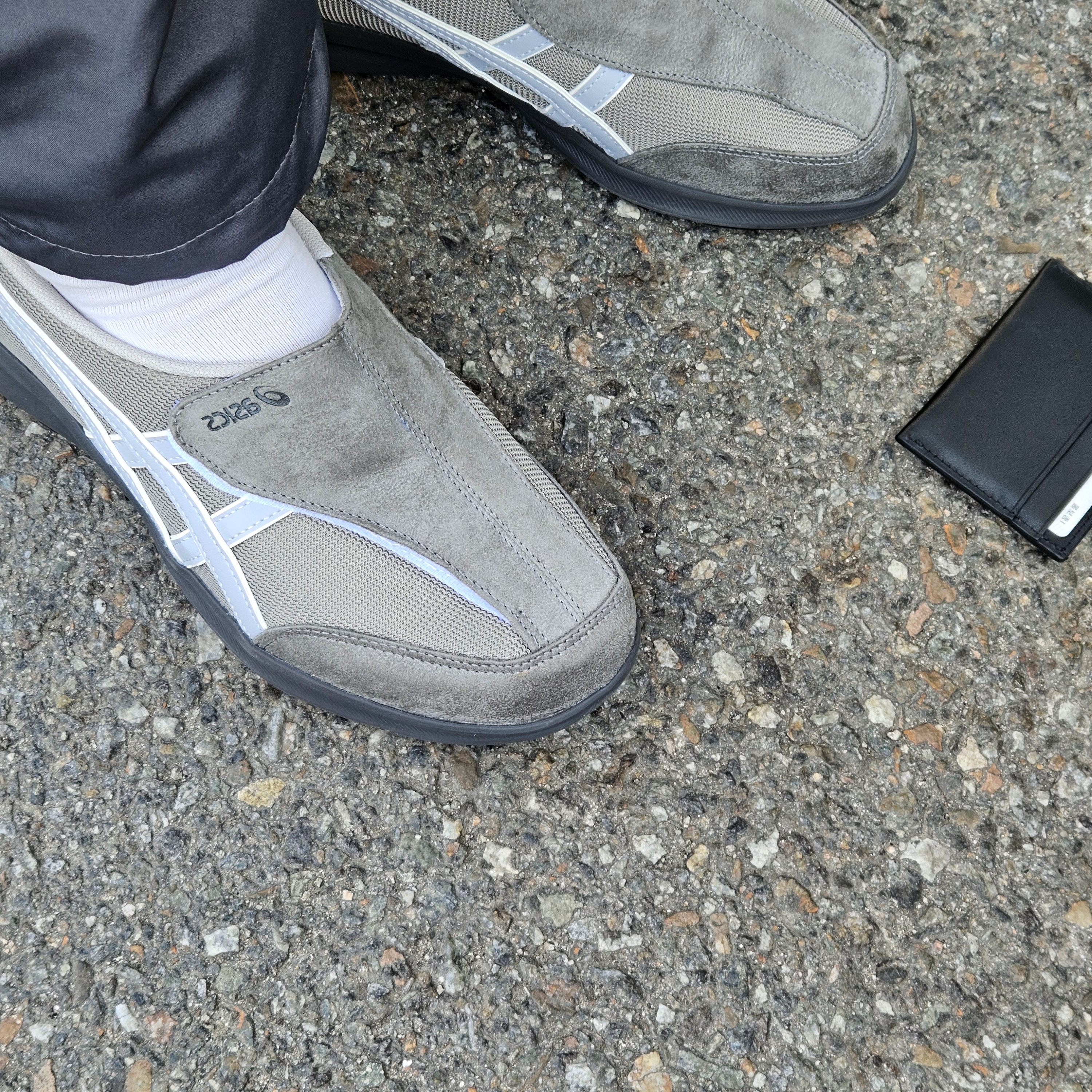 Asics Life Walker 010 Grey - 3E Wide 착용 스타일