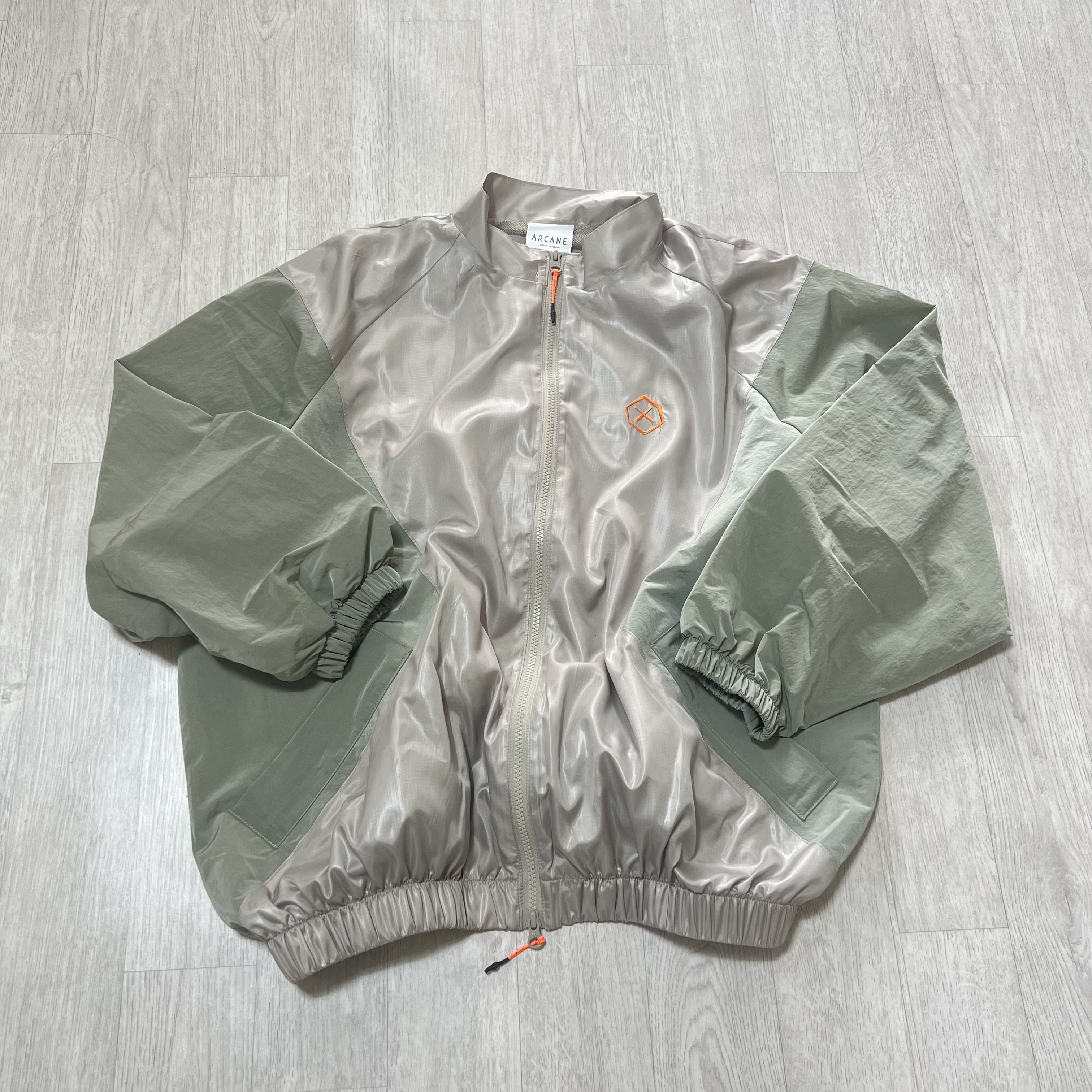 IAB Studio x Arcane Ekko Track Top Dust Orange 착용 스타일 - 2