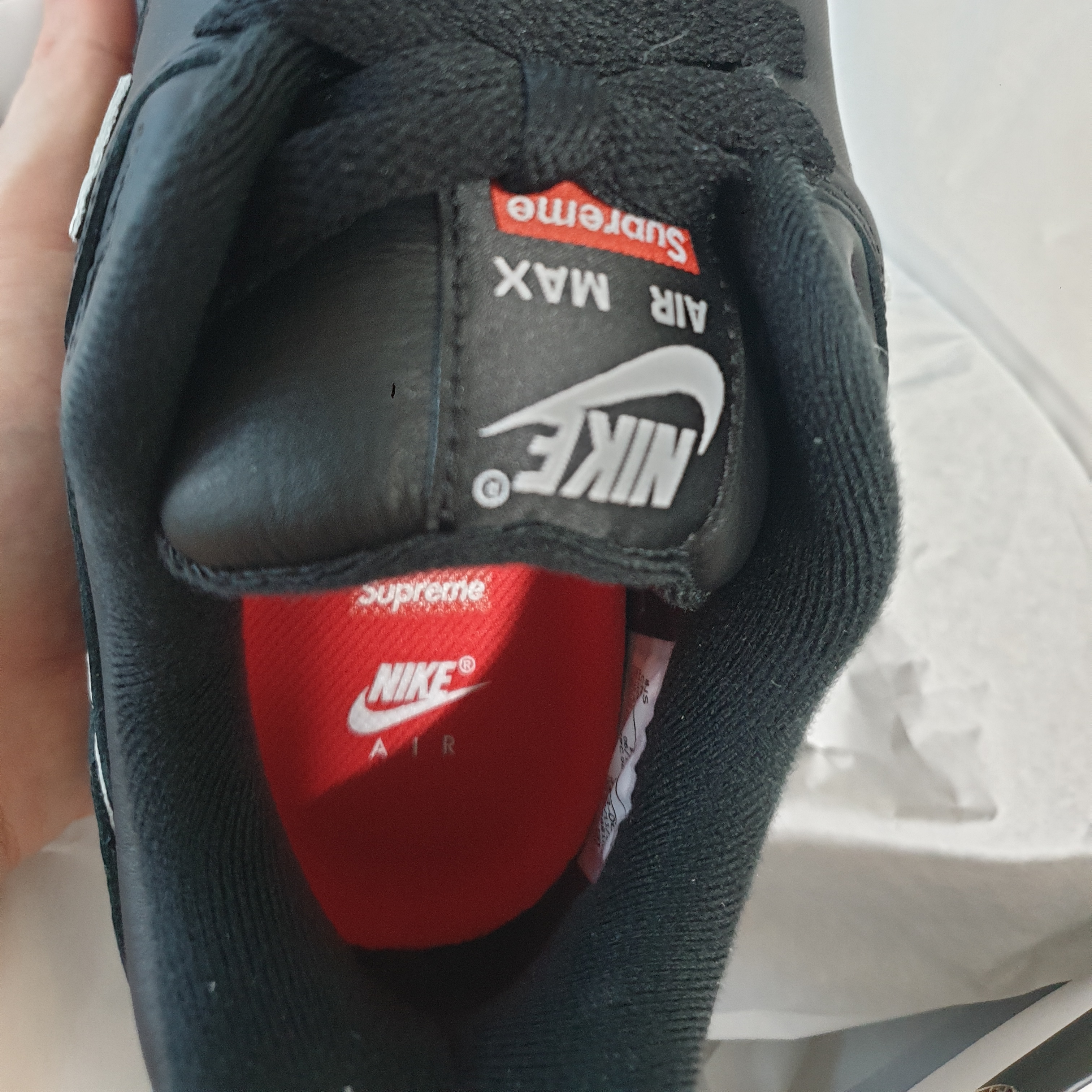 Nike x Supreme Air Max 1 '87 Black White - 25SS 착용 스타일 - 2