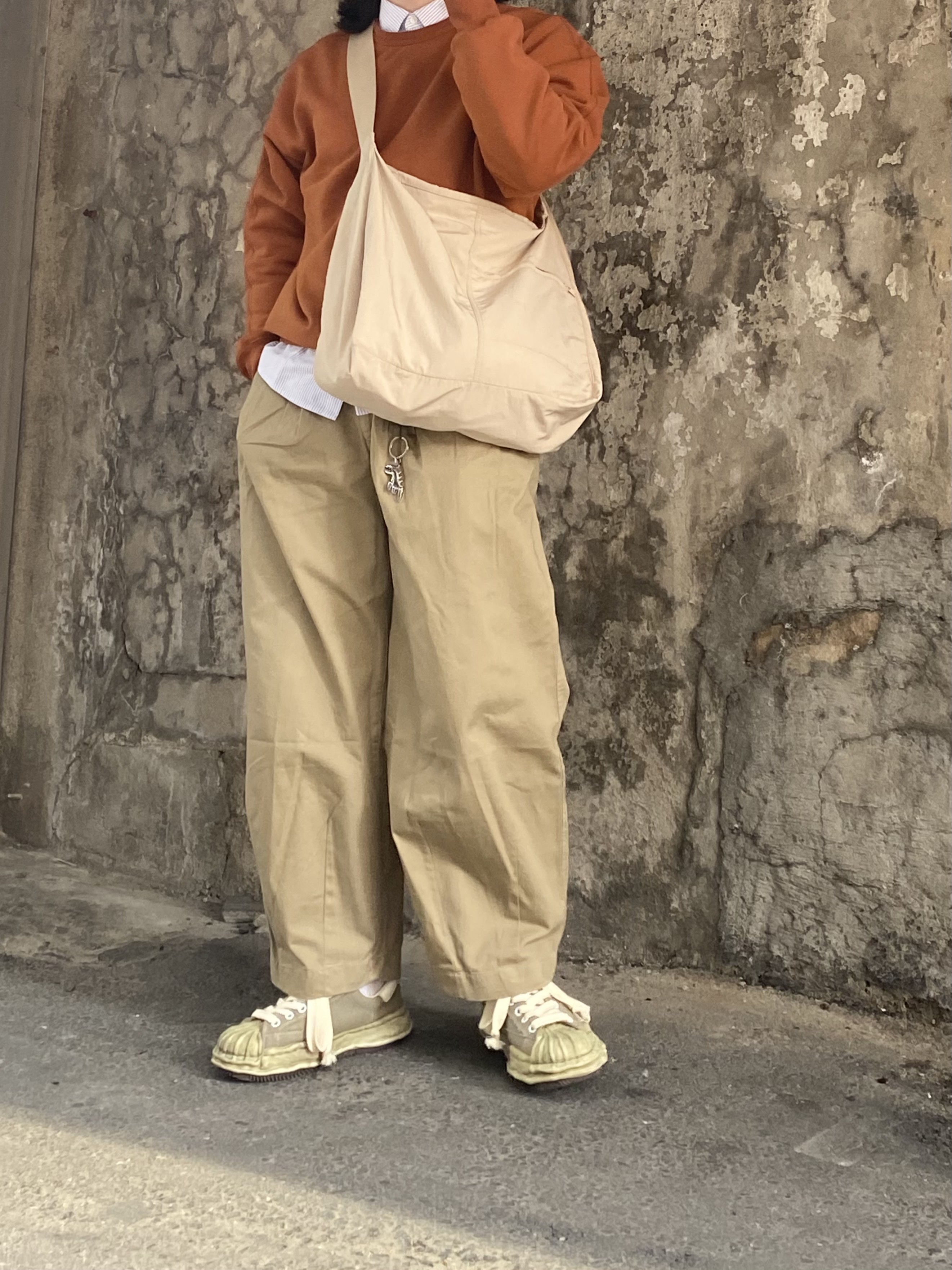 Maison Mihara Yasuhiro Blakey VL OG Sole Canvas Low-top Sneakers Khaki 착용 스타일 - 1