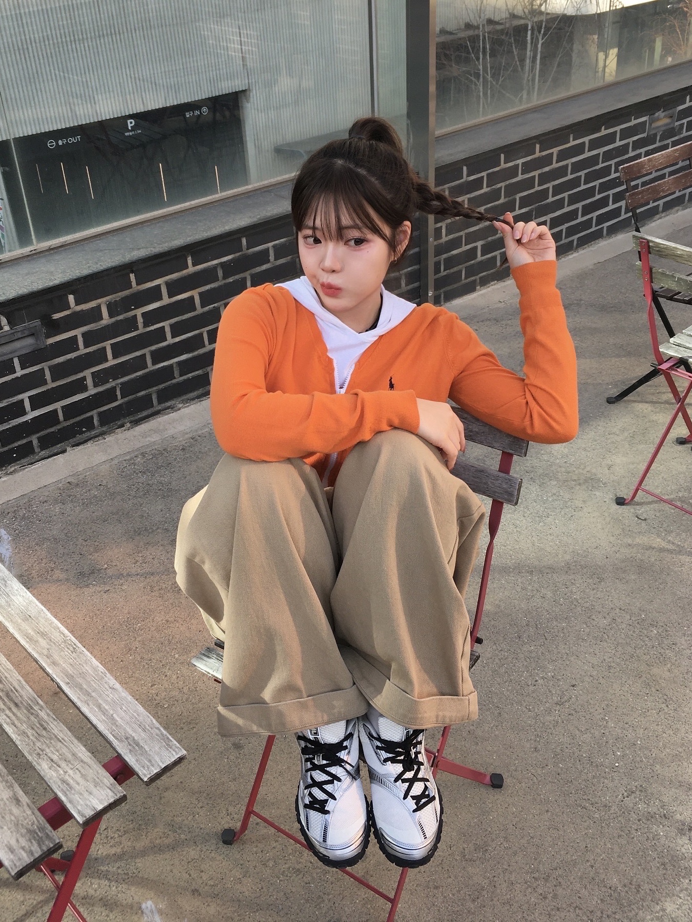 휠라 에샤페 v2 화이트 블랙 착용 스타일 - 3