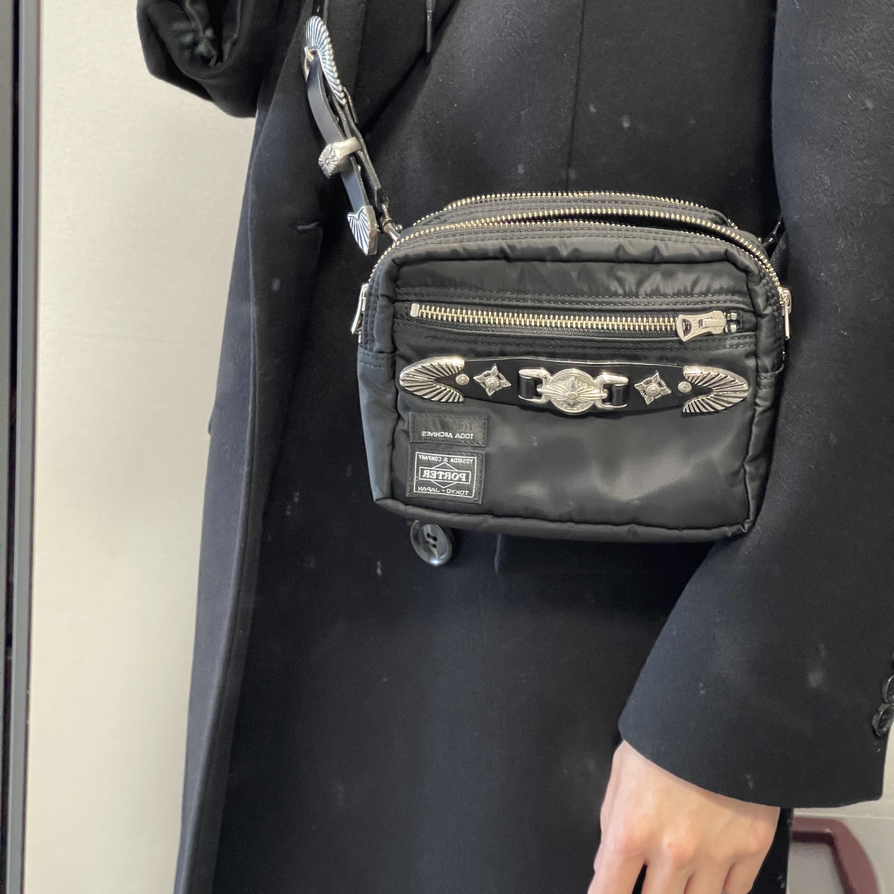 Porter x Toga Belt Bag Black 착용 스타일