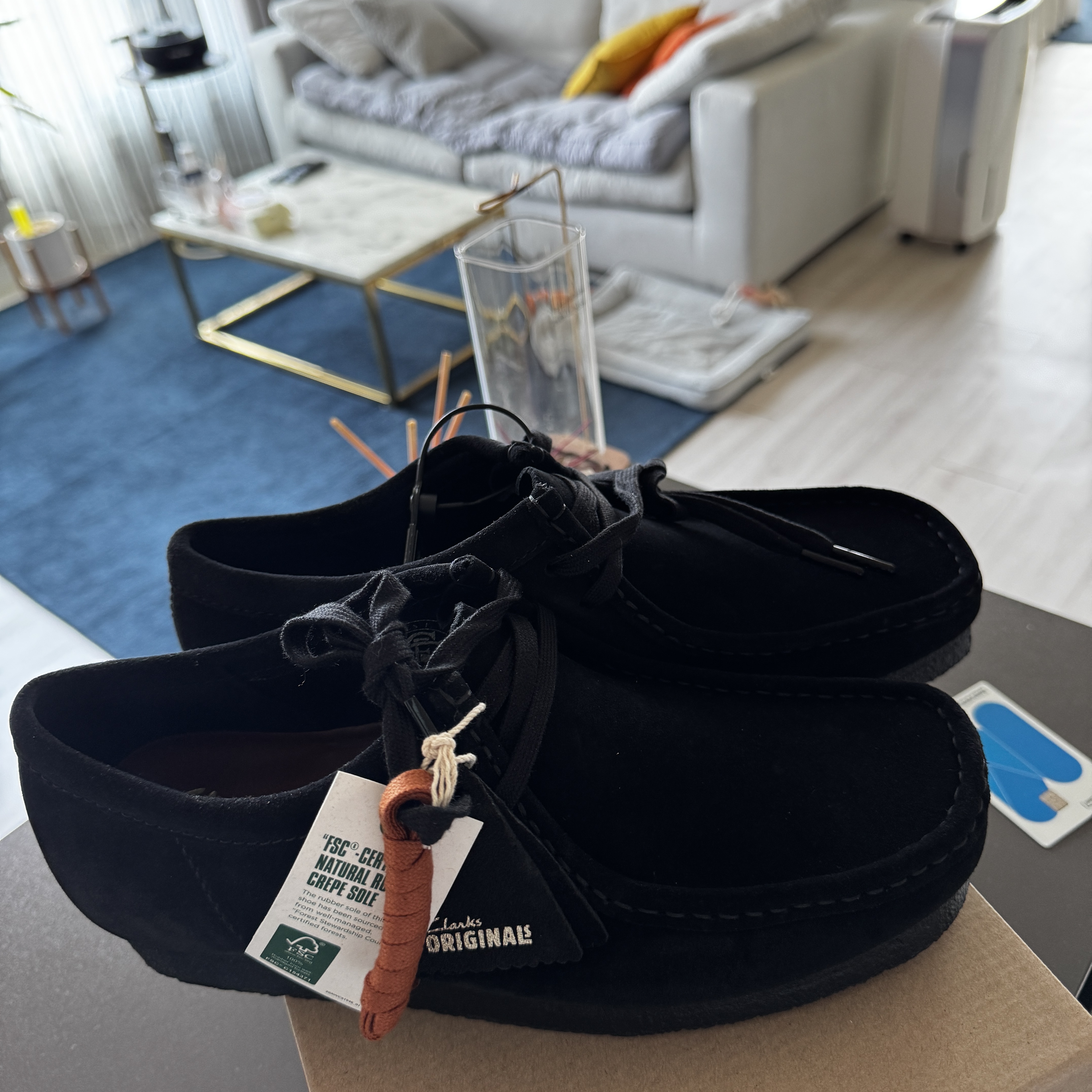 Clarks Wallabee Black Suede 착용 스타일 - 2