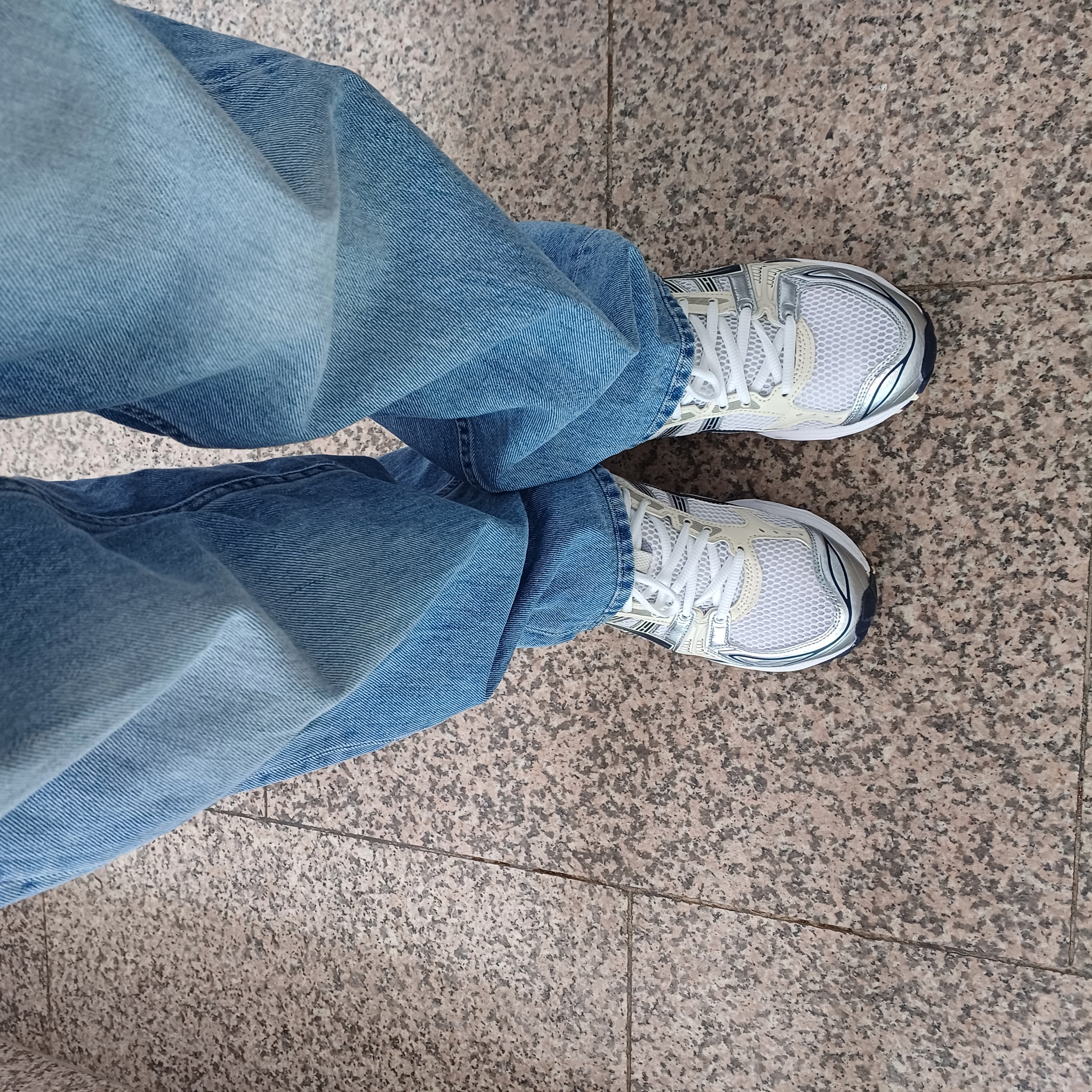 (W) Asics Gel-Kayano 14 White Midnight 착용 스타일