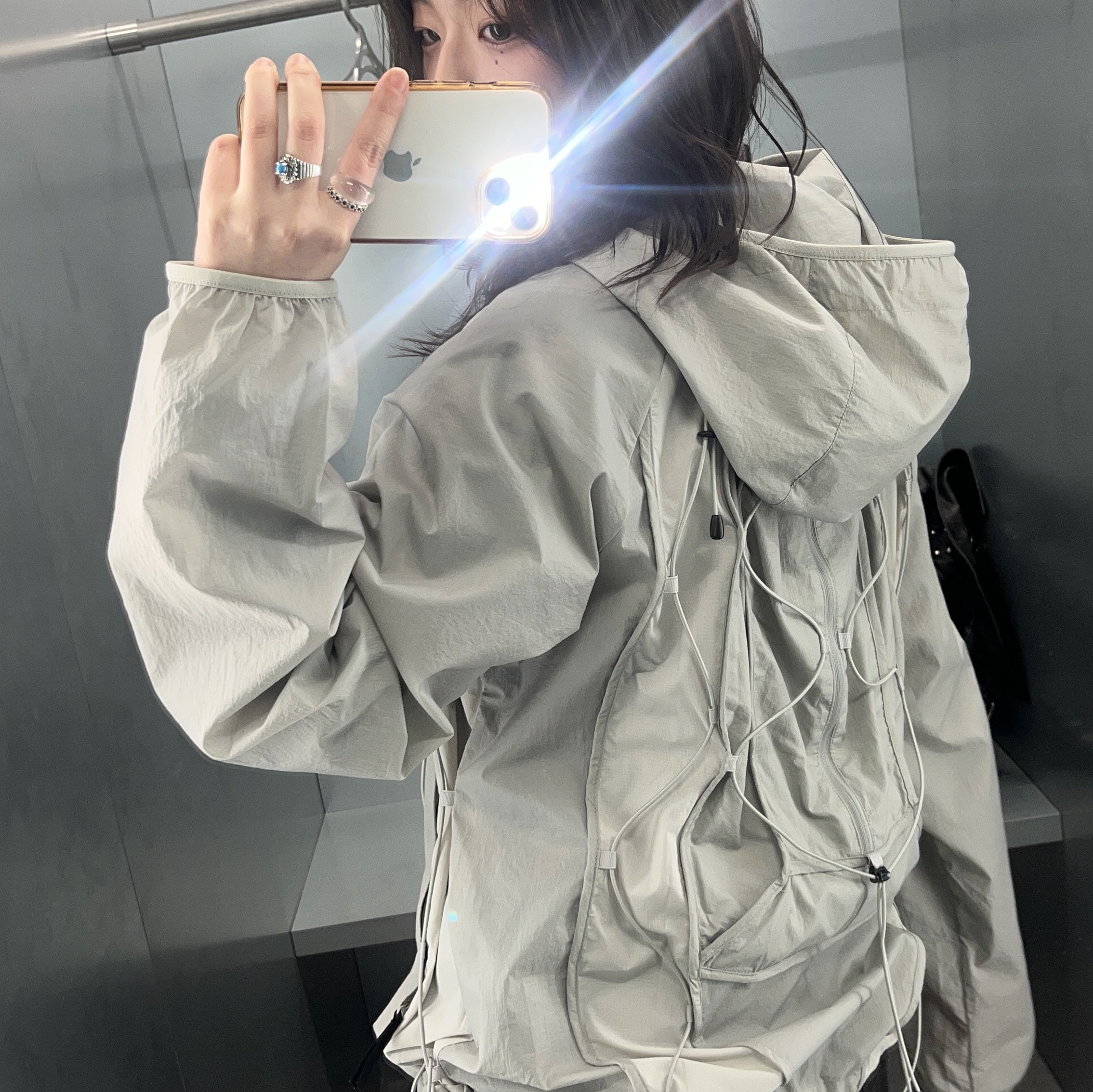 Sansan Gear Backpack Jacket Light Grey - 24SS 착용 스타일