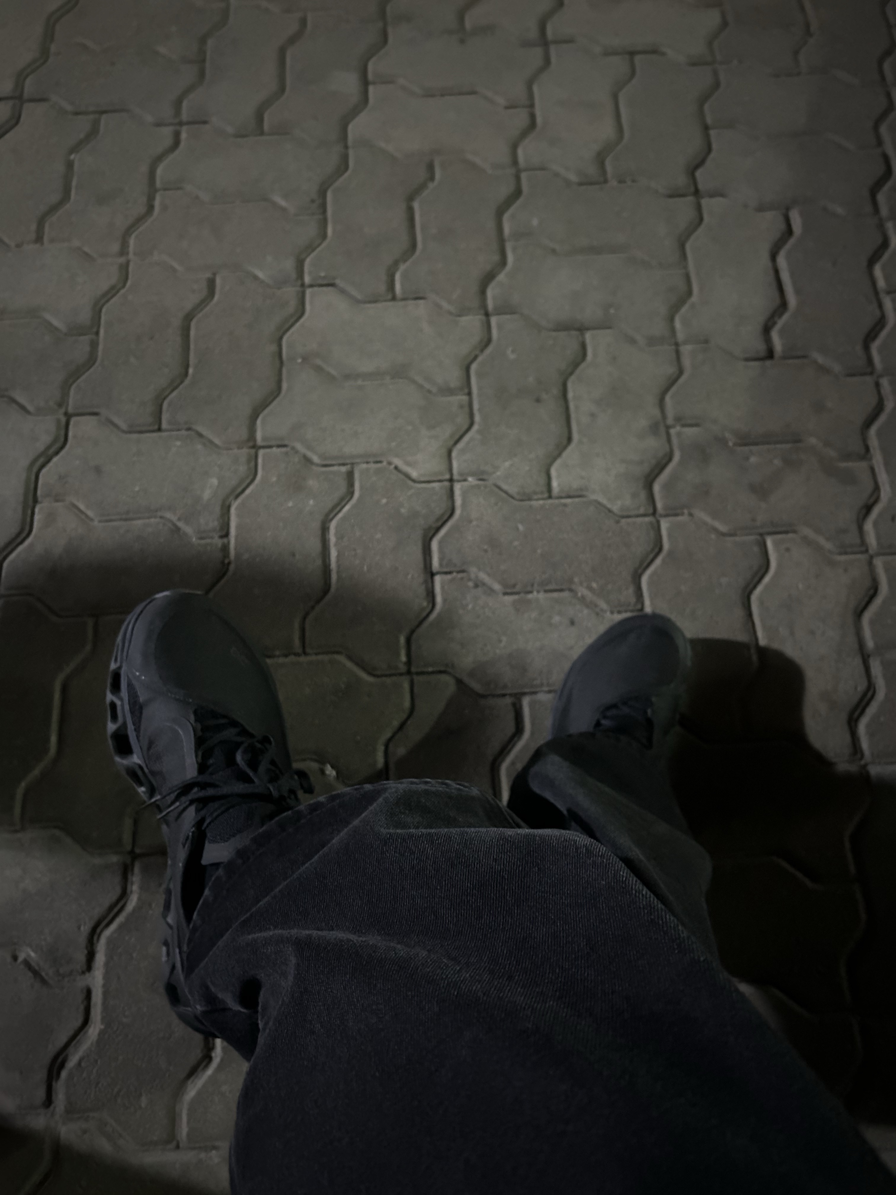 On Running x Post Archive Faction (Paf) Cloudmonster 2 Black Magnet, On Running x Post Archive Faction (Paf) Cloudmonster 2 Vapor Frost 착용 스타일 - 1