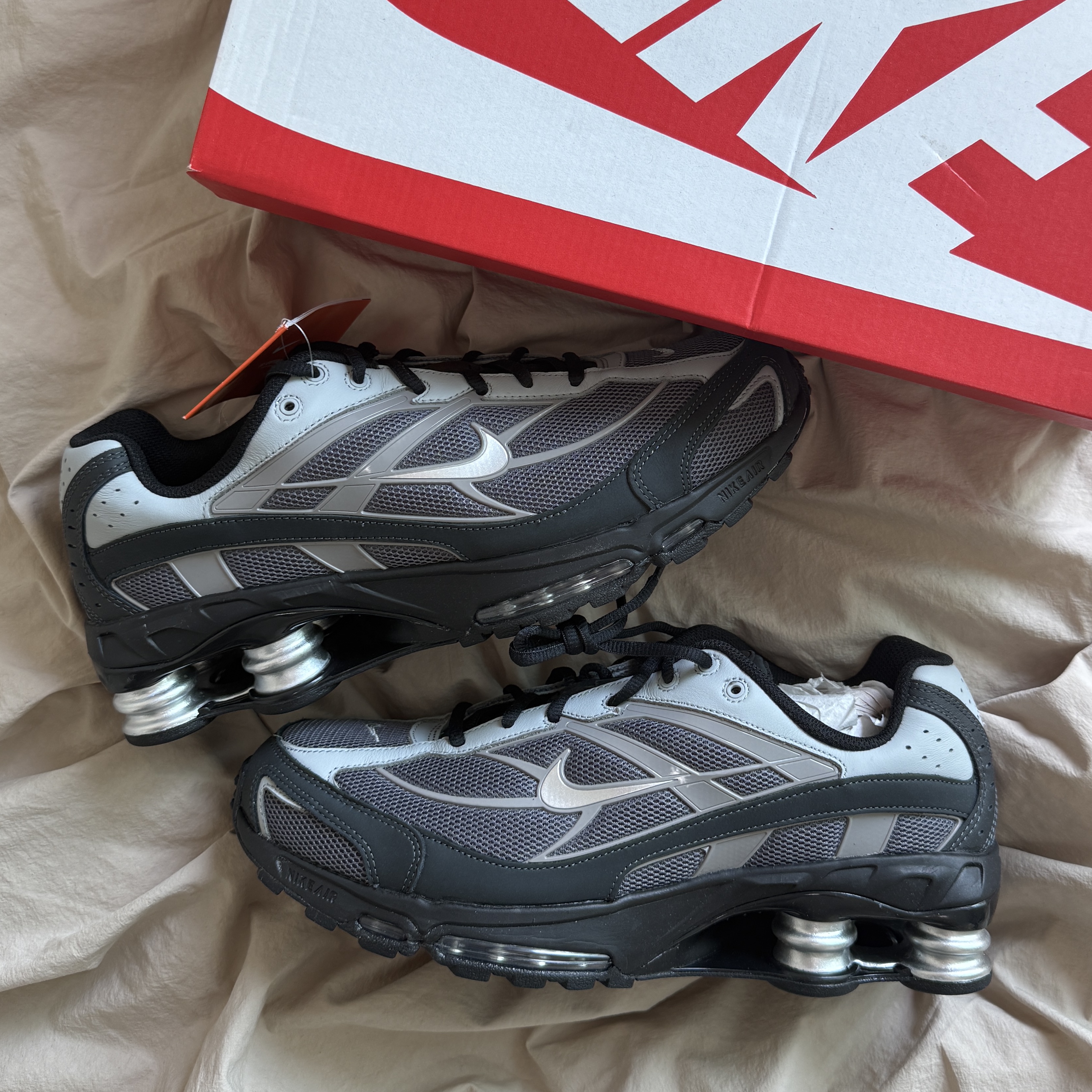 Nike Shox Ride 2 Light Graphite Anthracite 착용 스타일 - 1