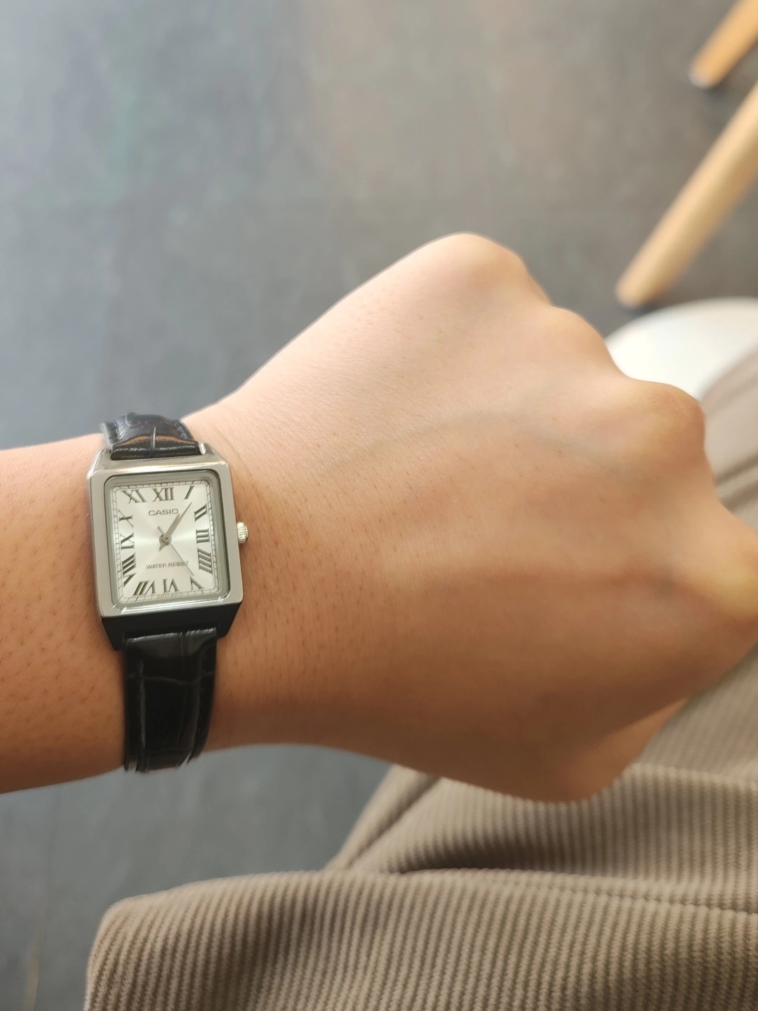 Casio LTP-V007L-7B1 착용 스타일 - 1