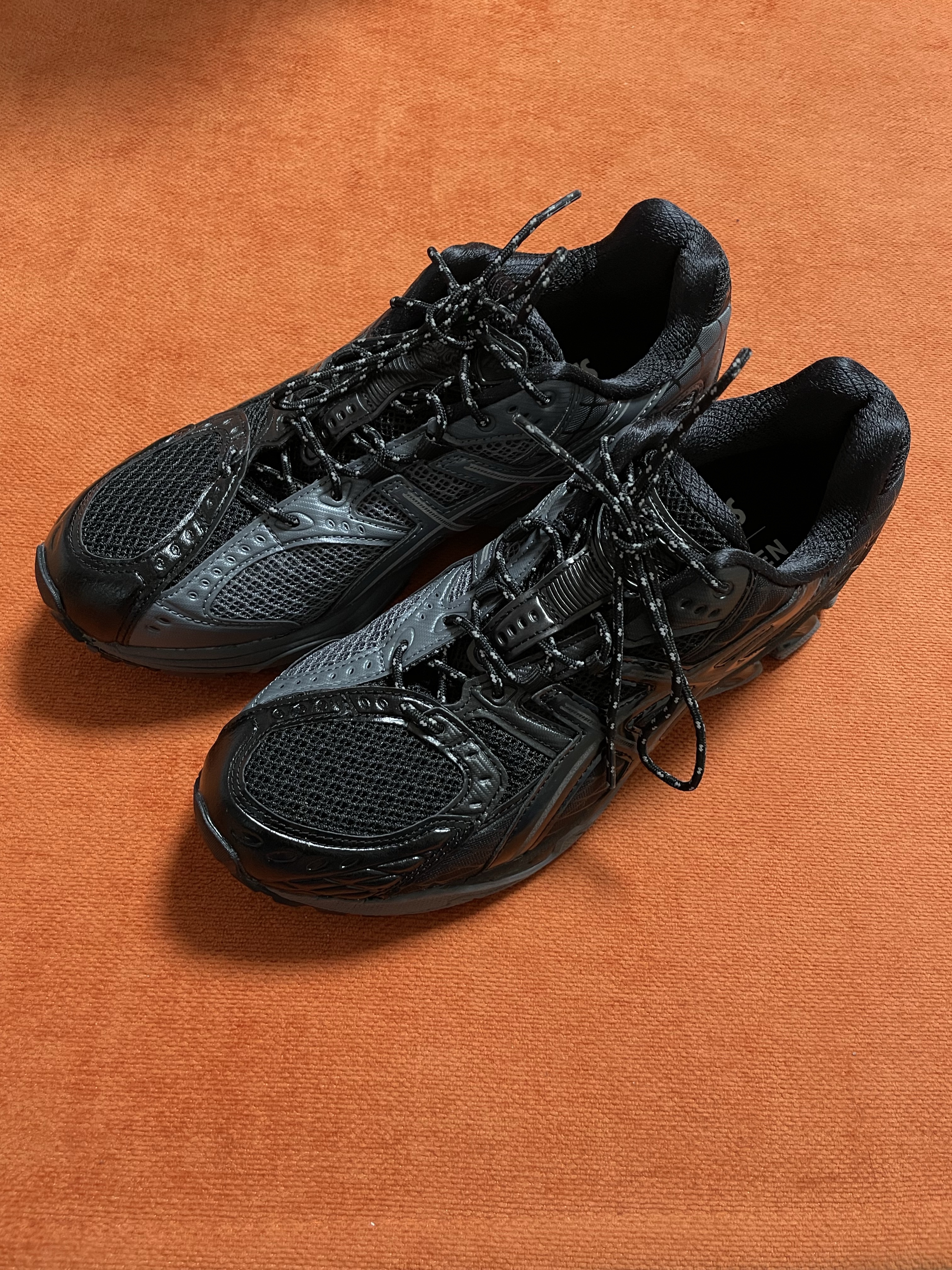 Asics x Haven Gel-Nimbus 10.1 Black 착용 스타일 - 3
